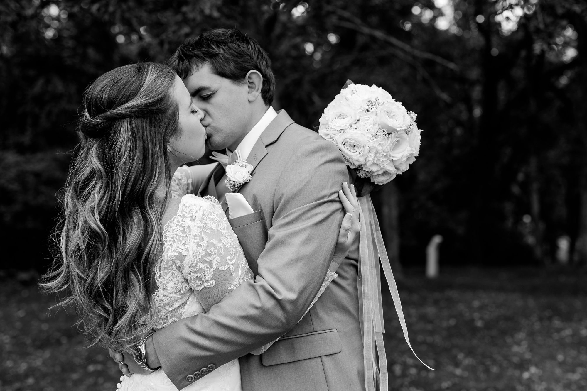 AmberLangerudPhotography_Fair Hills Resort Lakeside Wedding in Minnesota_3443.jpg