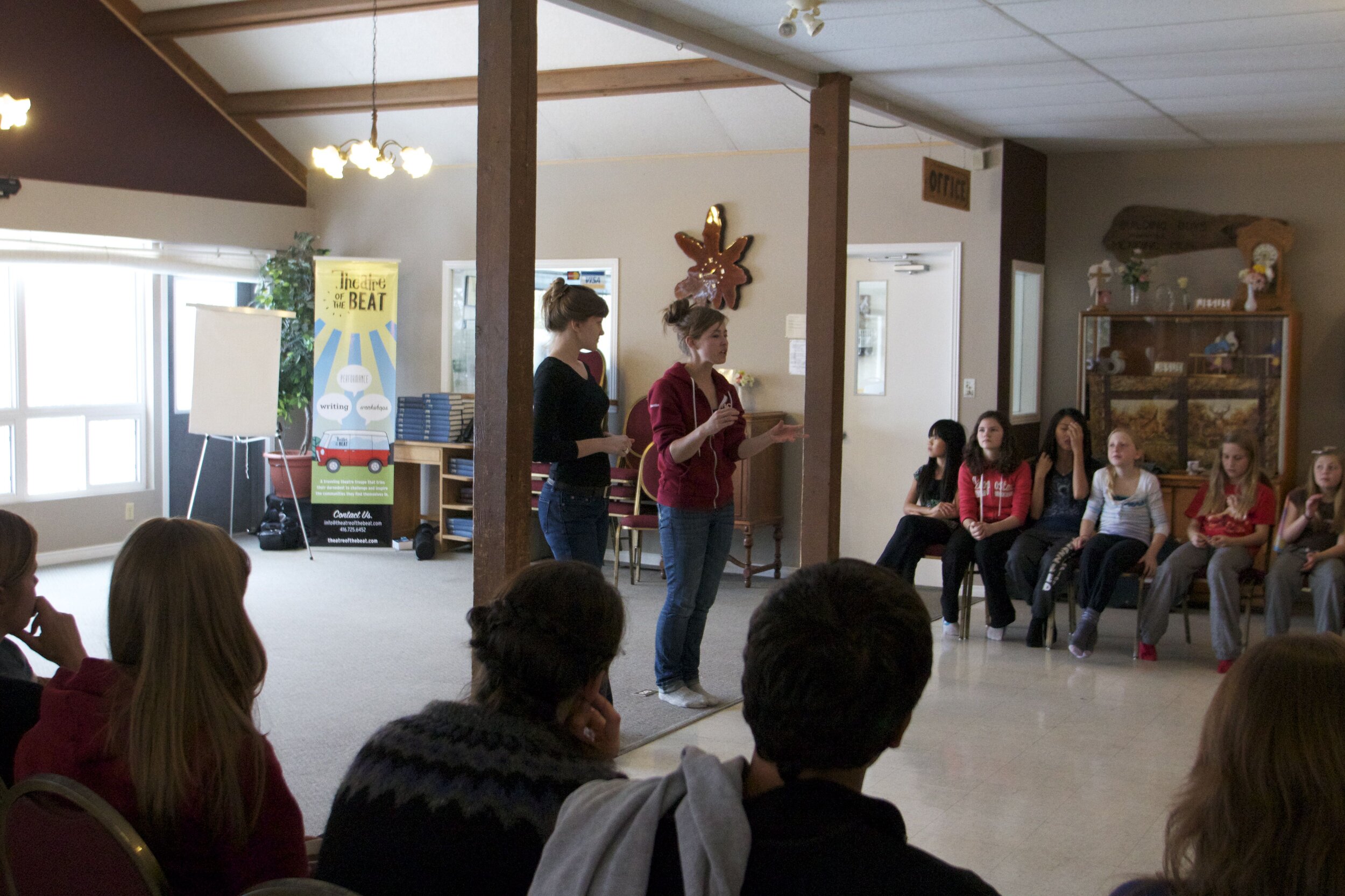  Founding company members Rebecca Steiner and Kimberlee Walker lead a workshop 