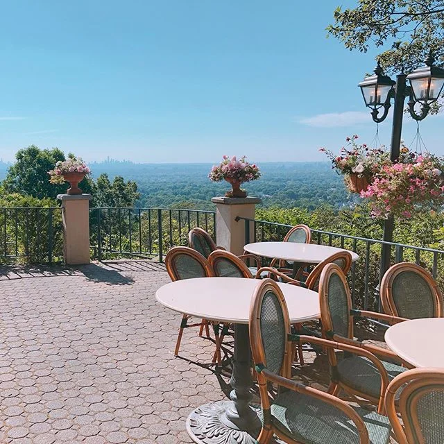 HAPPILY EVER ABRAMS 👰🏻🤵🏻💍
.
.
.
What a breathtaking view for an even more captivating couple. Congrats Alexandra and Harrison on an incredibly perfect wedding weekend 💙