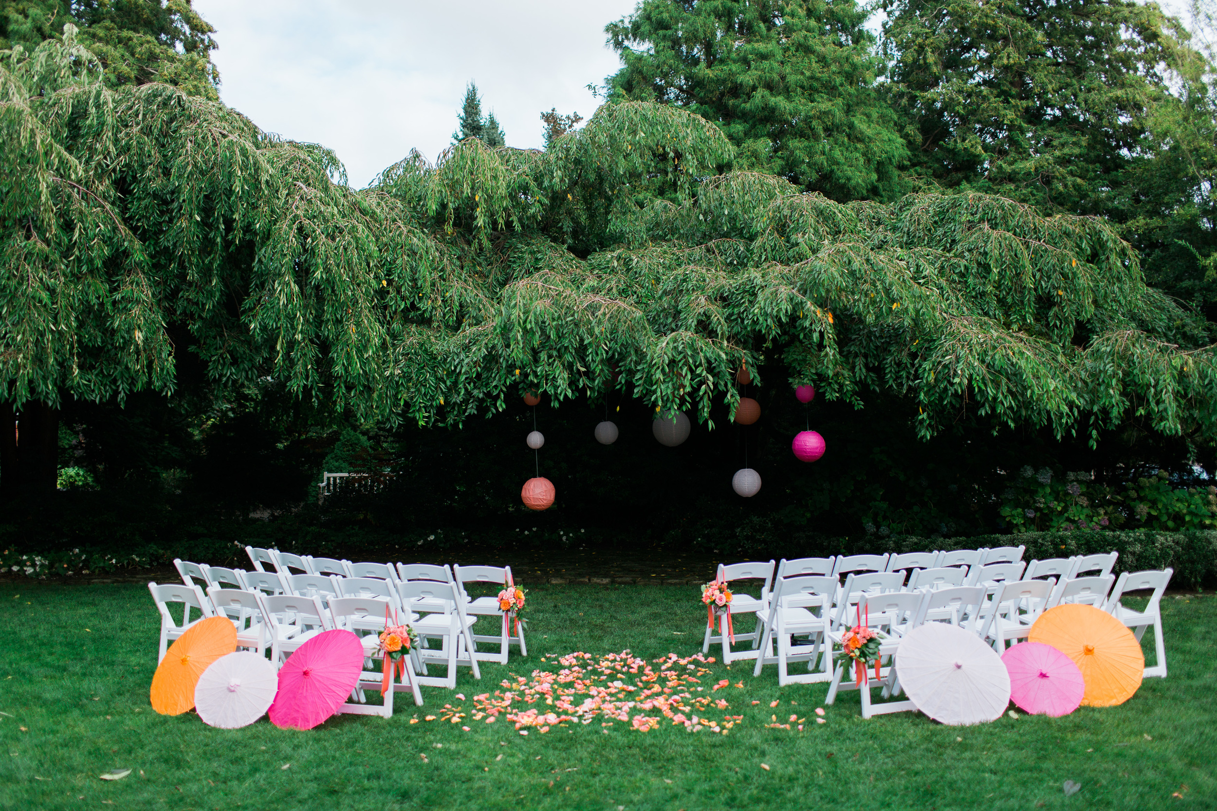 Parsons Gardens Wedding | Chinese Lanterns | Paper Umbrella | Asgari Photography | Seattle Wedding Planner | Chinese Wedding Planner