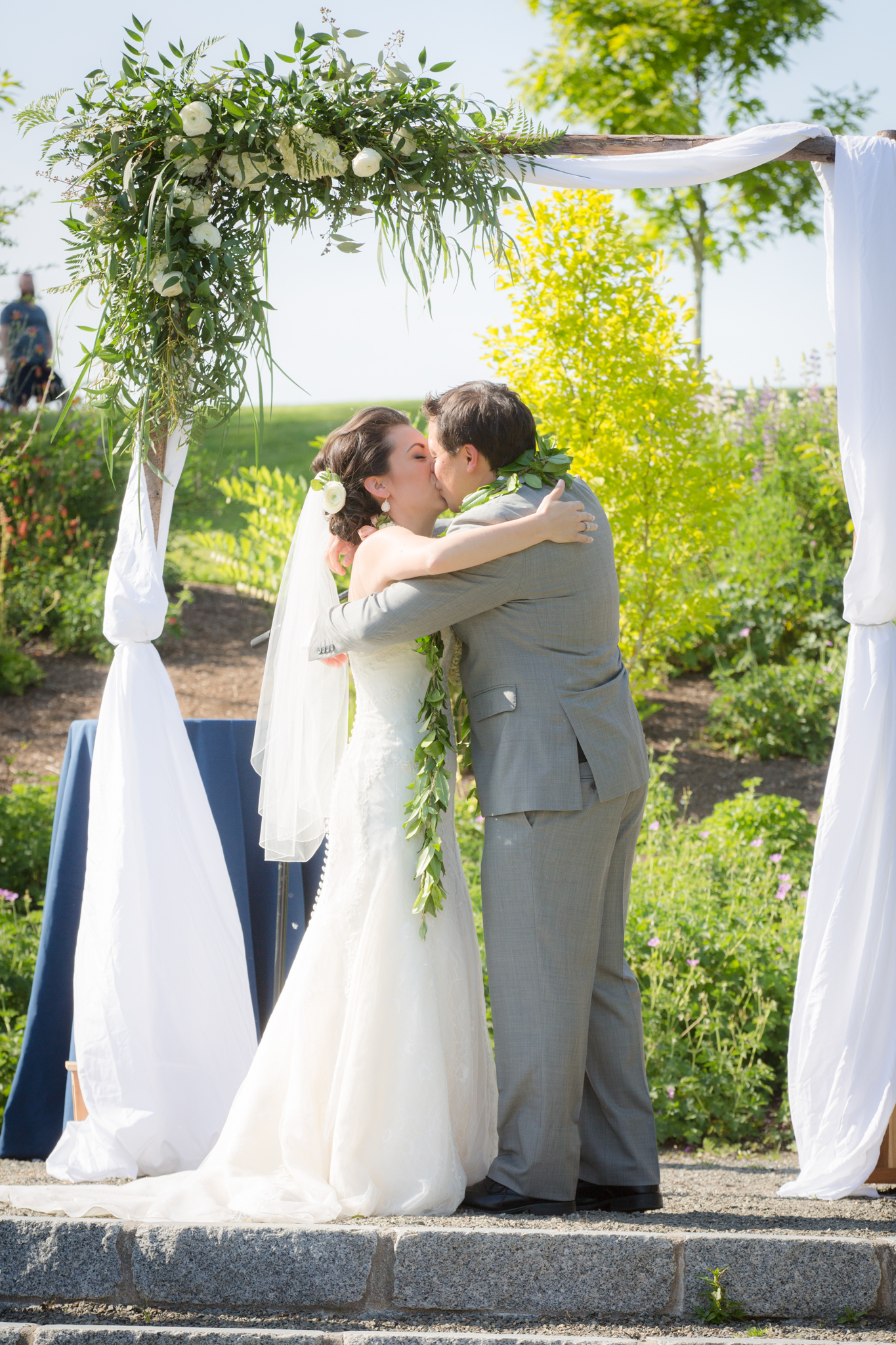 Floral Arch | Wedding Ceremony Arch | Heritage Hall Wedding | Kirkland Wedding Planner | Hawaiian Wedding Planner | Nick Leung Photography