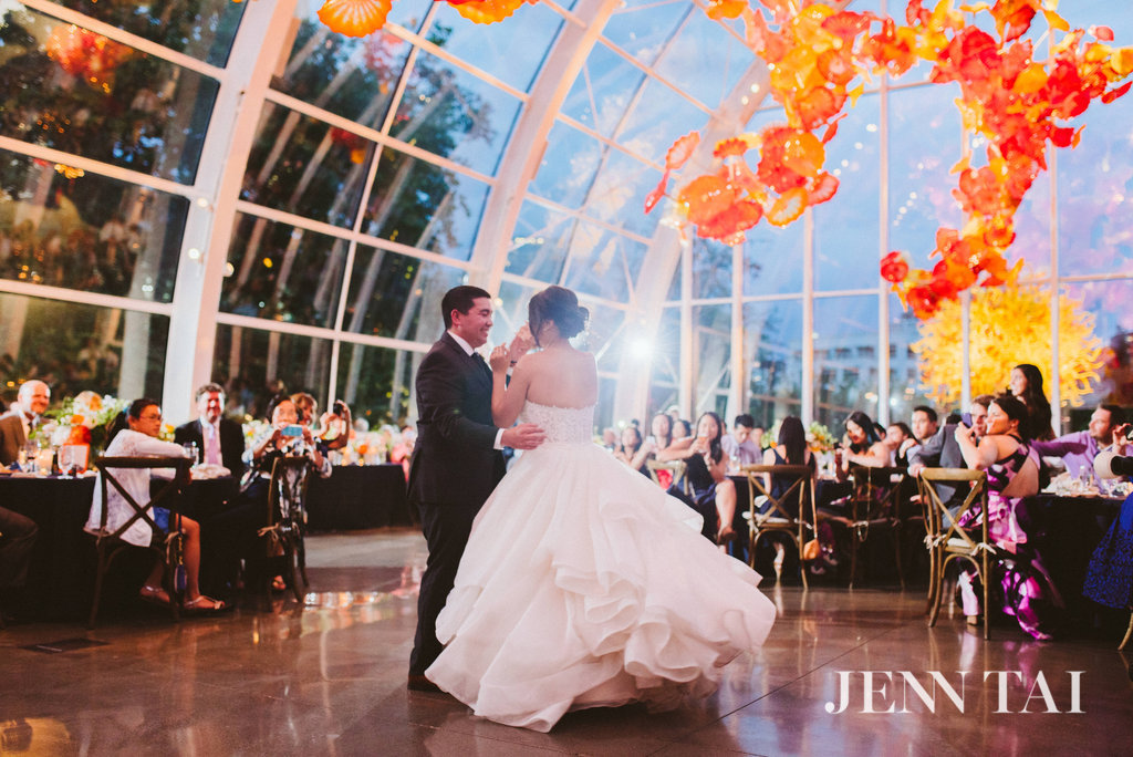 Rustic Wedding At Chihuly Garden And Glass With Seattle Wedding