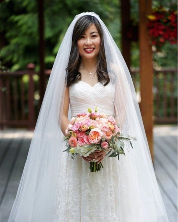 Ruby had that bridal glow at her elegant home wedding!! Photographer: @photog_lyons
Floral: @fena_flowers
HAMU: @salonmaisoninc
.
. 
#newcreationsweddings #seattleweddingplanner #seattleweddingcoordinator #seattledayofcoordinator #tacomaweddingplanne