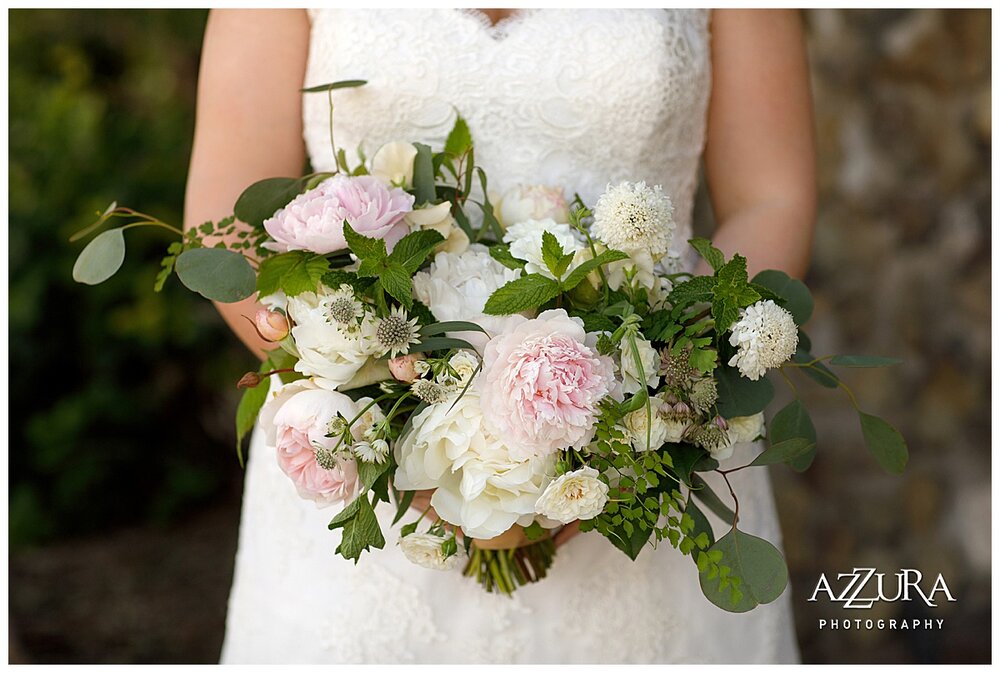 Romantic Summer Wedding at Cave B Estate Winery