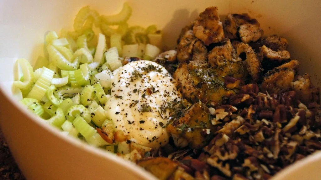 grilled apple and chicken salad