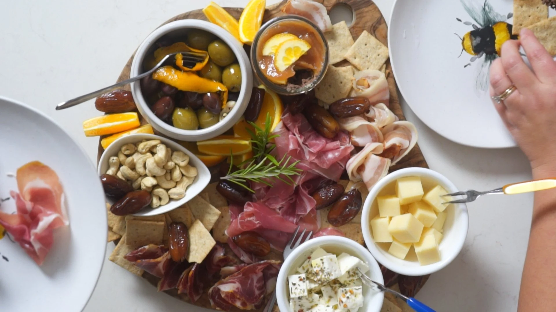 How to Make a Holiday Charcuterie Board (with video!)