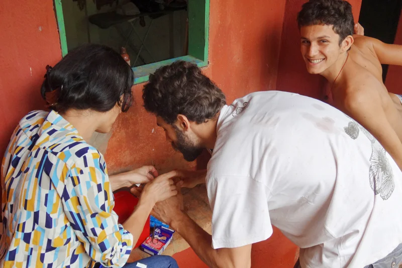 Disposição e proatividade são sempre bem-vindas no TIBÁ. Estamos sempre prontos para ajudar e compartilhar. Nosotros nos preocupamos mucho de nuestras/os aprendices, pero ciertamente ayuda que usted sea capaz de cuidar bien de sí misma/o.