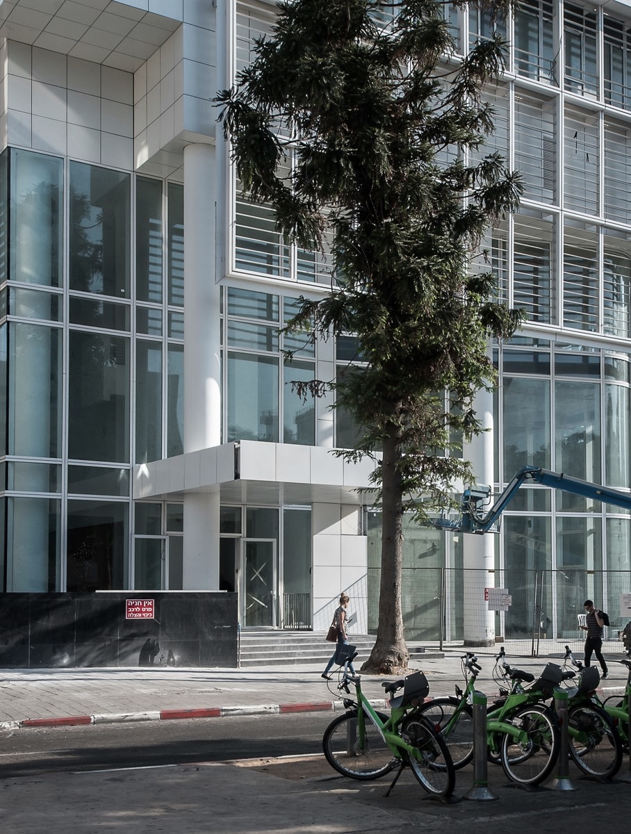  Meier on Rothschild, TLV. With Richard Meier &amp; Partners. Photo: Amit Gosher 