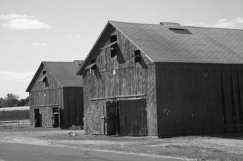 003barn.jpg