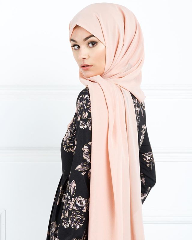 Our Nude Maxi Georgette Hijab has plenty of extra material for coverage and styling potential to create drape and flow. A lovely neutral shade hijab in a soft georgette fabric.