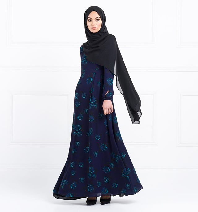 Inaya is beautiful lightweight georgette floral maxi dress suitable for occasion wear. Click the link in bio to explore in more detail....