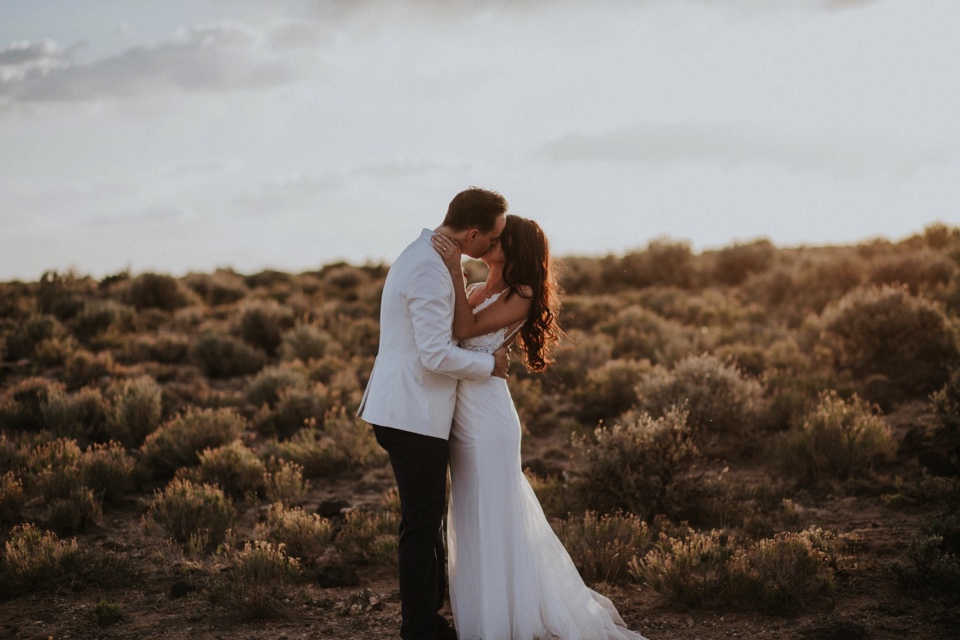  You are going to LOVE these beautiful Rio Grande Gorge Bridge wedding photos from this fabulous Taos elopement! Boris and Jennifer’s sunset elopement was so beautiful, surrounded by their close friends and family that traveled all the way from Vanco