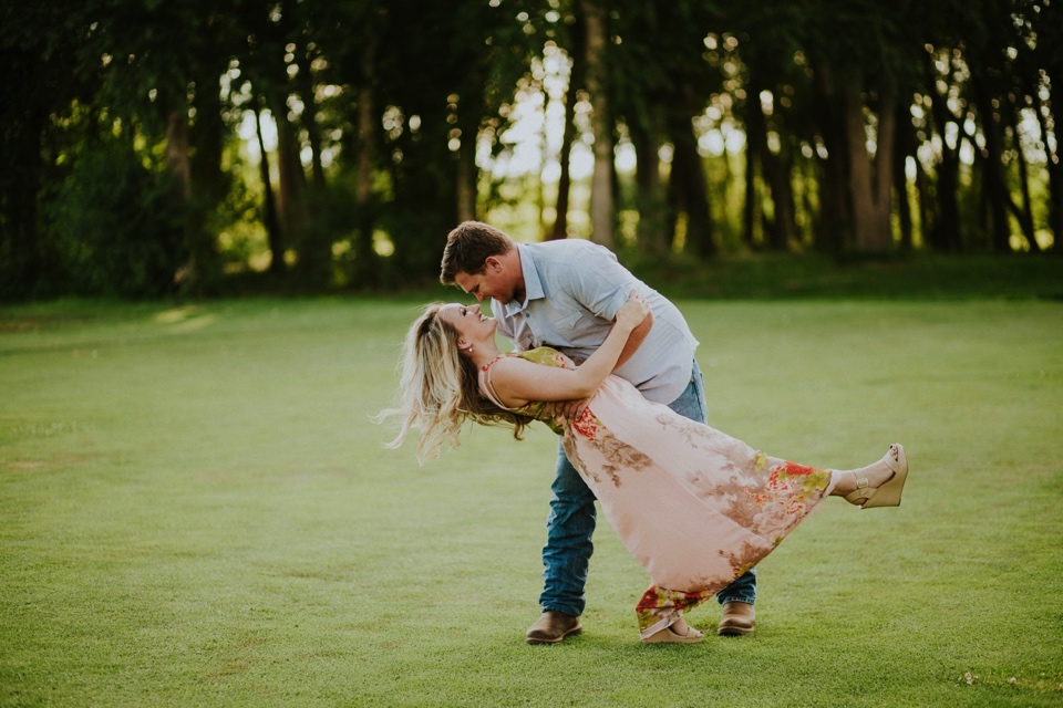  Emily and Ben’s engagement session at the ever so amazing Cattails Golf Course in Alamosa, Colorado was freaking EPIC. I am seriously in love with Colorado, but there is just something truly special about Alamosa. The town is small, but the scenery 