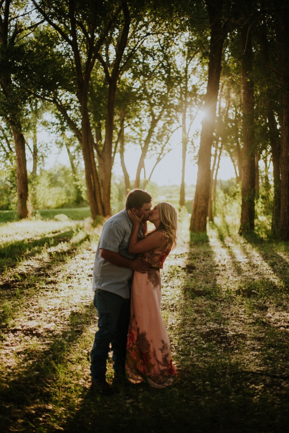  Emily and Ben’s engagement session at the ever so amazing Cattails Golf Course in Alamosa, Colorado was freaking EPIC. I am seriously in love with Colorado, but there is just something truly special about Alamosa. The town is small, but the scenery 