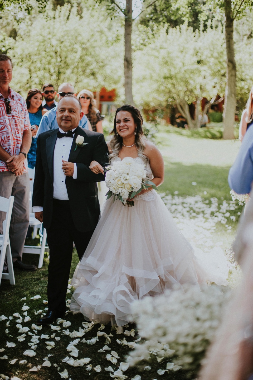  Leslie and Dustin’s gorgeous summer wedding at the ever so amazing El Monte Sagrado in Taos, New Mexico was truly magical. Leslie and Dustin chose El Monte Sagrado in Taos, New Mexico as their wedding venue because from the moment they pulled up in 