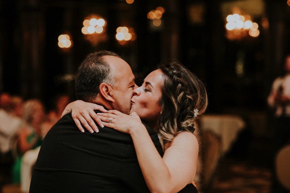  Leslie and Dustin’s gorgeous summer wedding at the ever so amazing El Monte Sagrado in Taos, New Mexico was truly magical. Leslie and Dustin chose El Monte Sagrado in Taos, New Mexico as their wedding venue because from the moment they pulled up in 