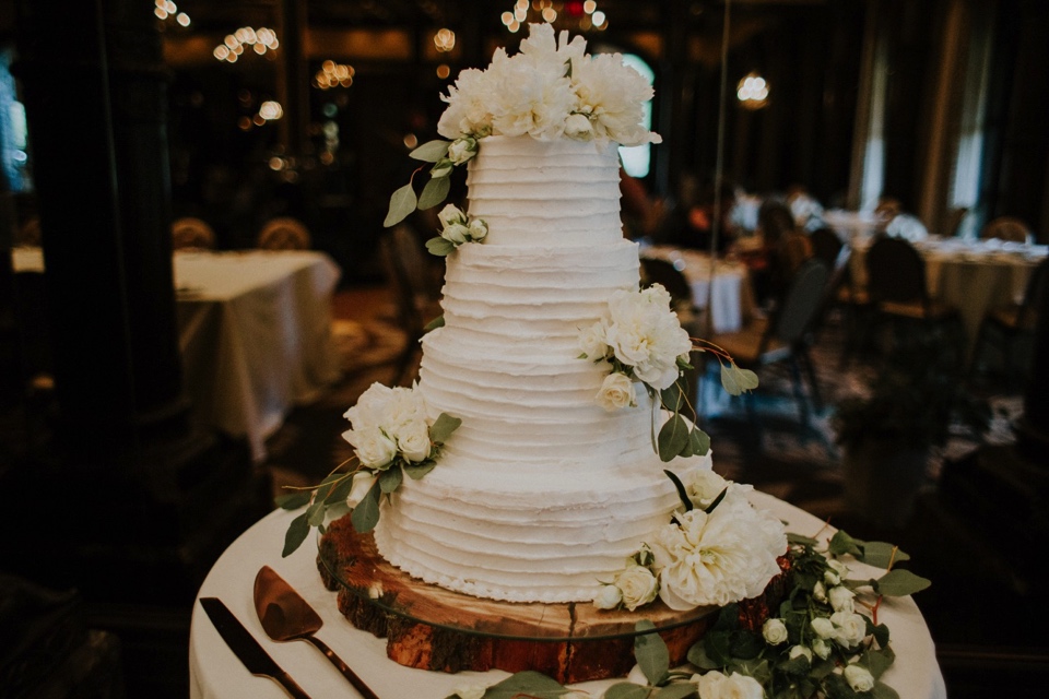  Leslie and Dustin’s gorgeous summer wedding at the ever so amazing El Monte Sagrado in Taos, New Mexico was truly magical. Leslie and Dustin chose El Monte Sagrado in Taos, New Mexico as their wedding venue because from the moment they pulled up in 