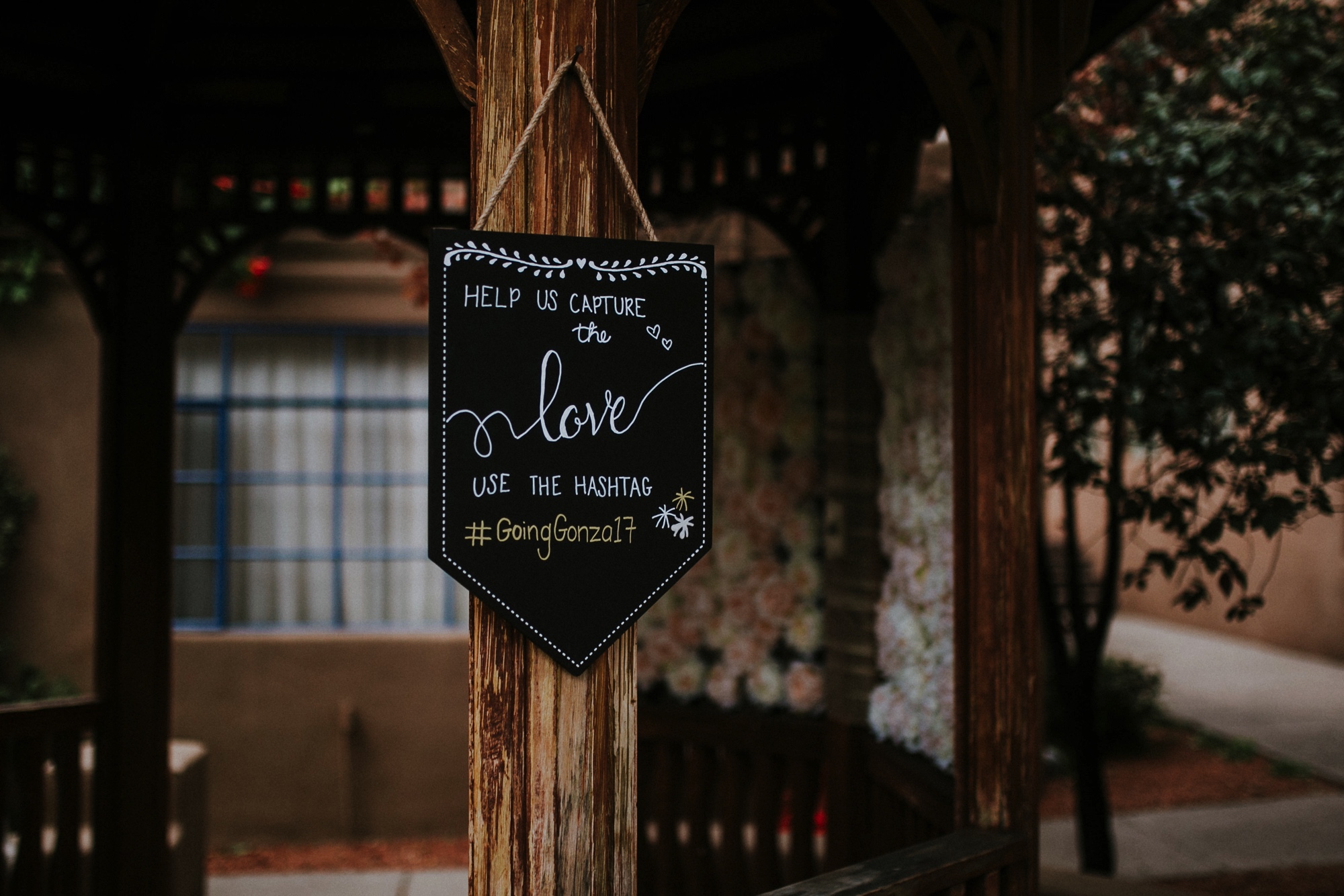  Katie and Frankie’s wedding was what Santa Fe summer wedding dreams are made of! They had a gorgeous catholic wedding ceremony at the Cristo Rey Catholic Church in Santa Fe, New Mexico followed by a fabulous travel-themed wedding reception at La Pos