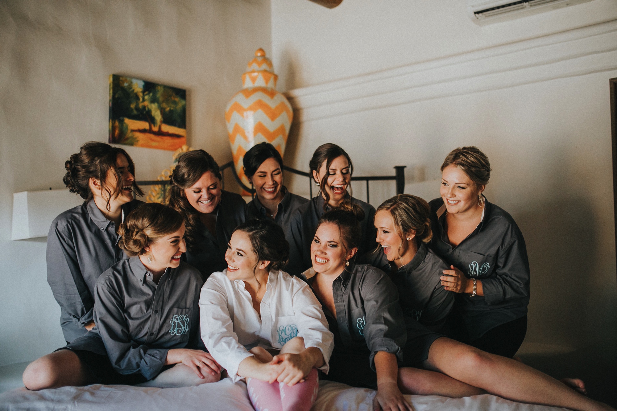  Katie and Frankie’s wedding was what Santa Fe summer wedding dreams are made of! They had a gorgeous catholic wedding ceremony at the Cristo Rey Catholic Church in Santa Fe, New Mexico followed by a fabulous travel-themed wedding reception at La Pos