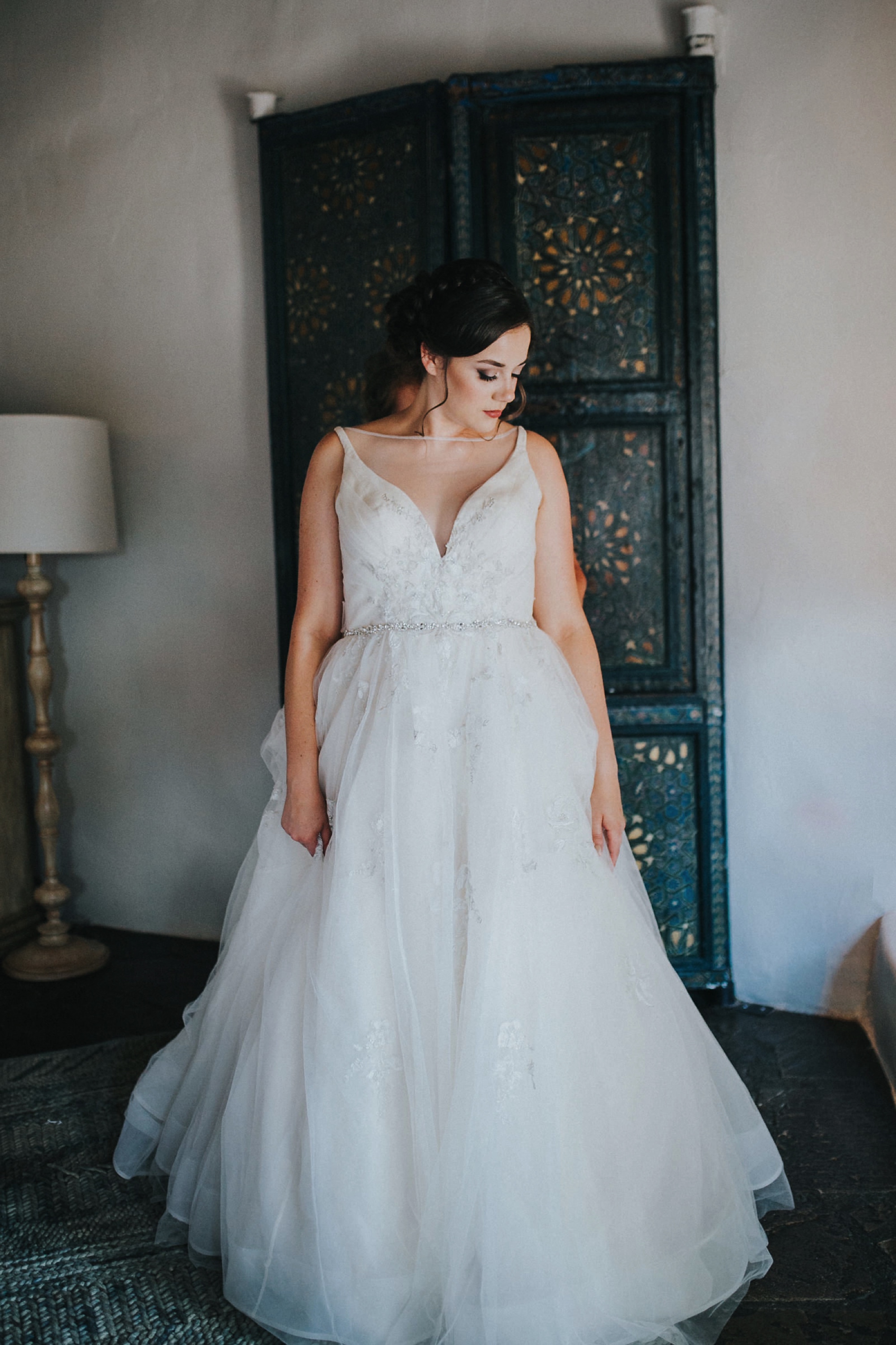  Katie and Frankie’s wedding was what Santa Fe summer wedding dreams are made of! They had a gorgeous catholic wedding ceremony at the Cristo Rey Catholic Church in Santa Fe, New Mexico followed by a fabulous travel-themed wedding reception at La Pos