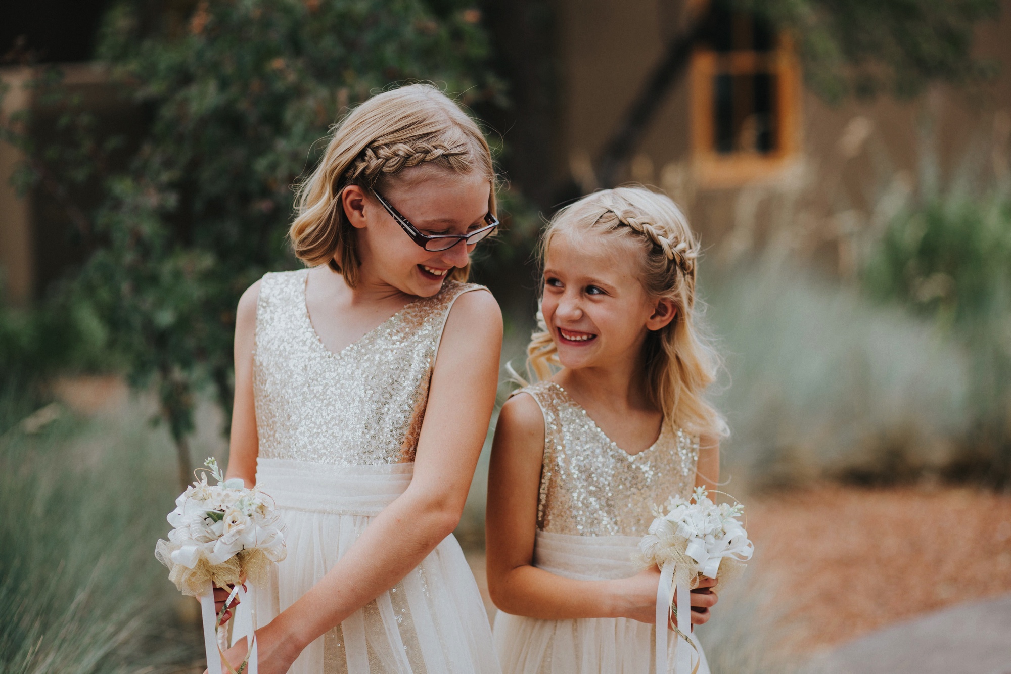  Katie and Frankie’s wedding was what Santa Fe summer wedding dreams are made of! They had a gorgeous catholic wedding ceremony at the Cristo Rey Catholic Church in Santa Fe, New Mexico followed by a fabulous travel-themed wedding reception at La Pos