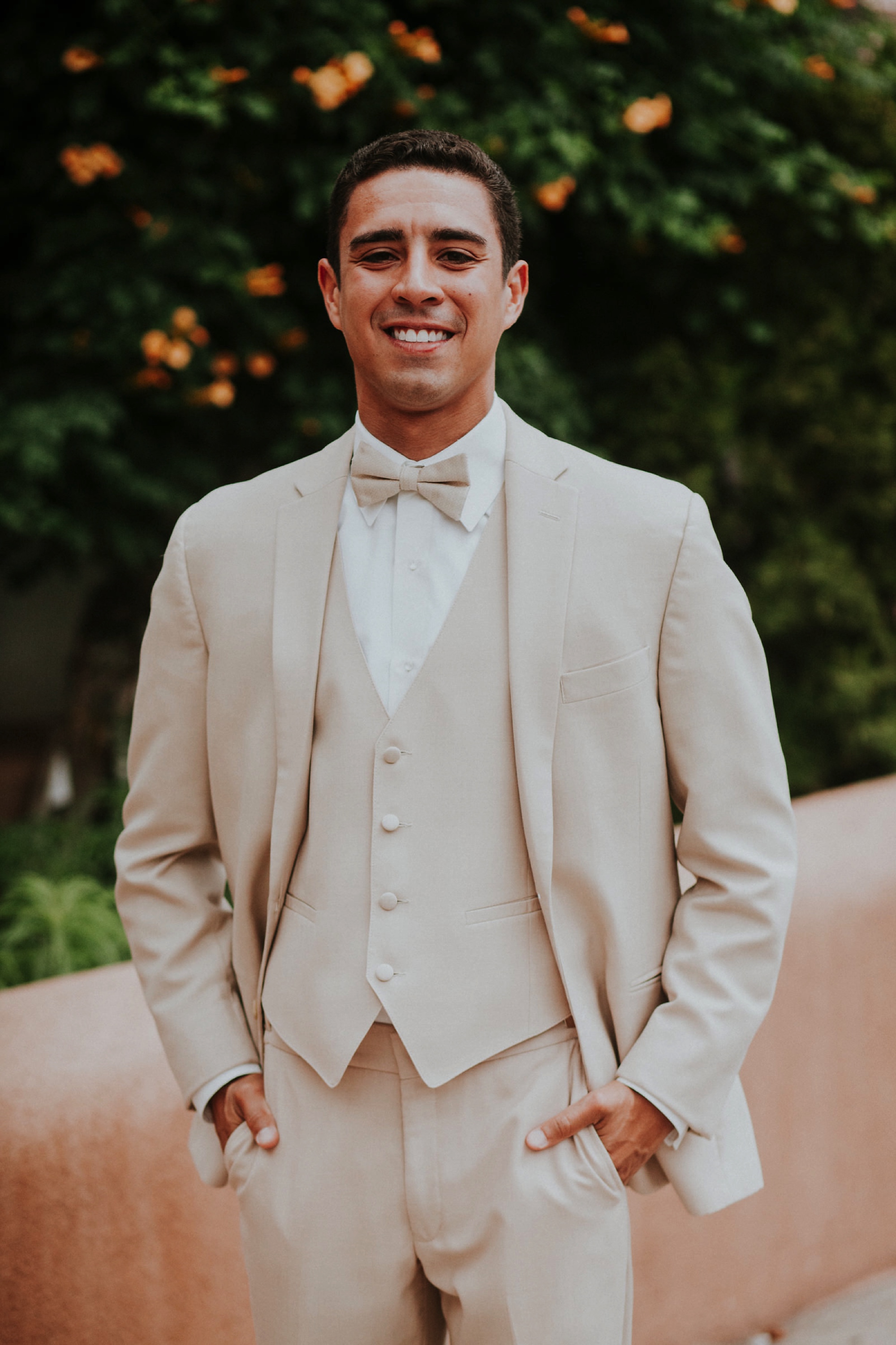  Katie and Frankie’s wedding was what Santa Fe summer wedding dreams are made of! They had a gorgeous catholic wedding ceremony at the Cristo Rey Catholic Church in Santa Fe, New Mexico followed by a fabulous travel-themed wedding reception at La Pos