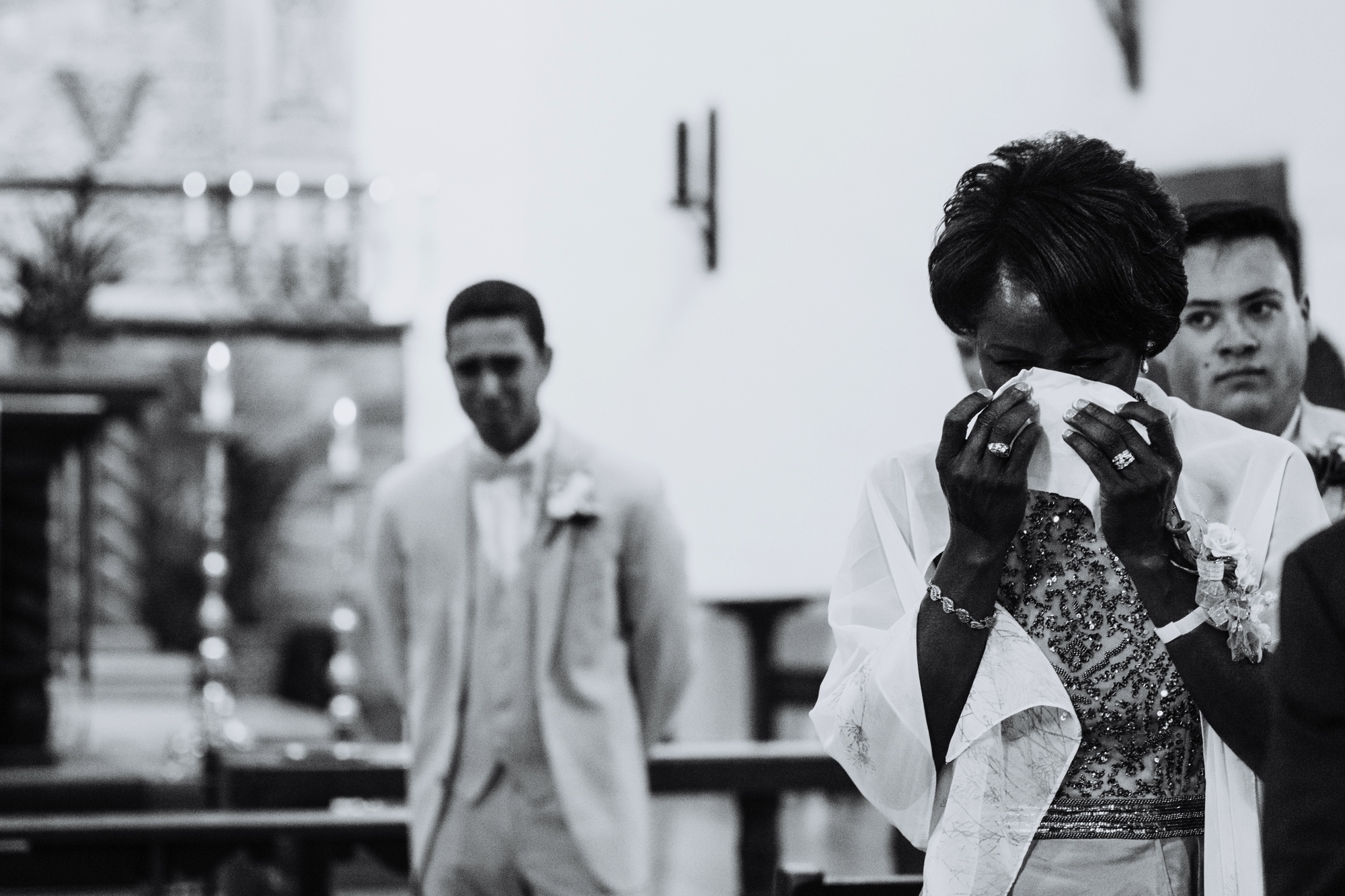  Katie and Frankie’s wedding was what Santa Fe summer wedding dreams are made of! They had a gorgeous catholic wedding ceremony at the Cristo Rey Catholic Church in Santa Fe, New Mexico followed by a fabulous travel-themed wedding reception at La Pos