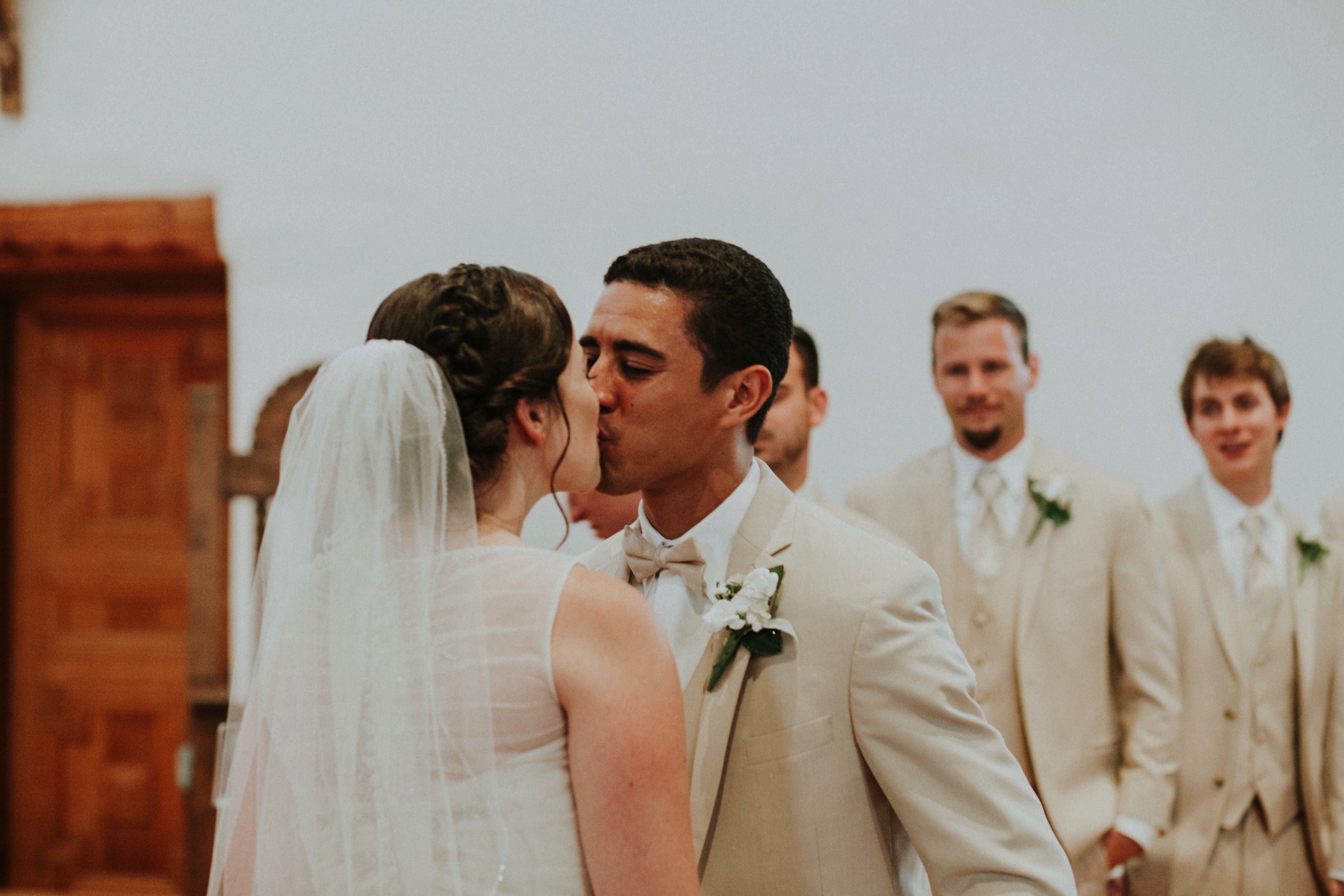  Katie and Frankie’s wedding was what Santa Fe summer wedding dreams are made of! They had a gorgeous catholic wedding ceremony at the Cristo Rey Catholic Church in Santa Fe, New Mexico followed by a fabulous travel-themed wedding reception at La Pos