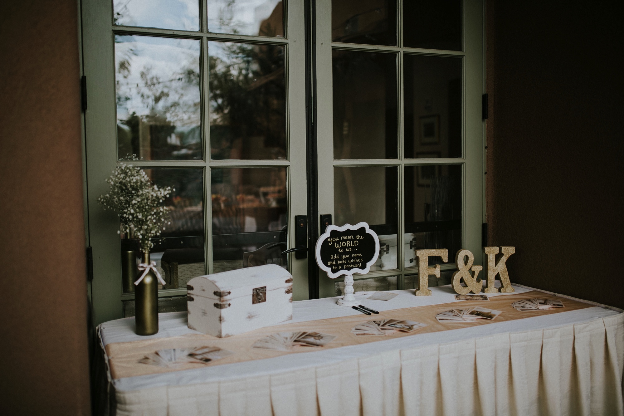  Katie and Frankie’s wedding was what Santa Fe summer wedding dreams are made of! They had a gorgeous catholic wedding ceremony at the Cristo Rey Catholic Church in Santa Fe, New Mexico followed by a fabulous travel-themed wedding reception at La Pos