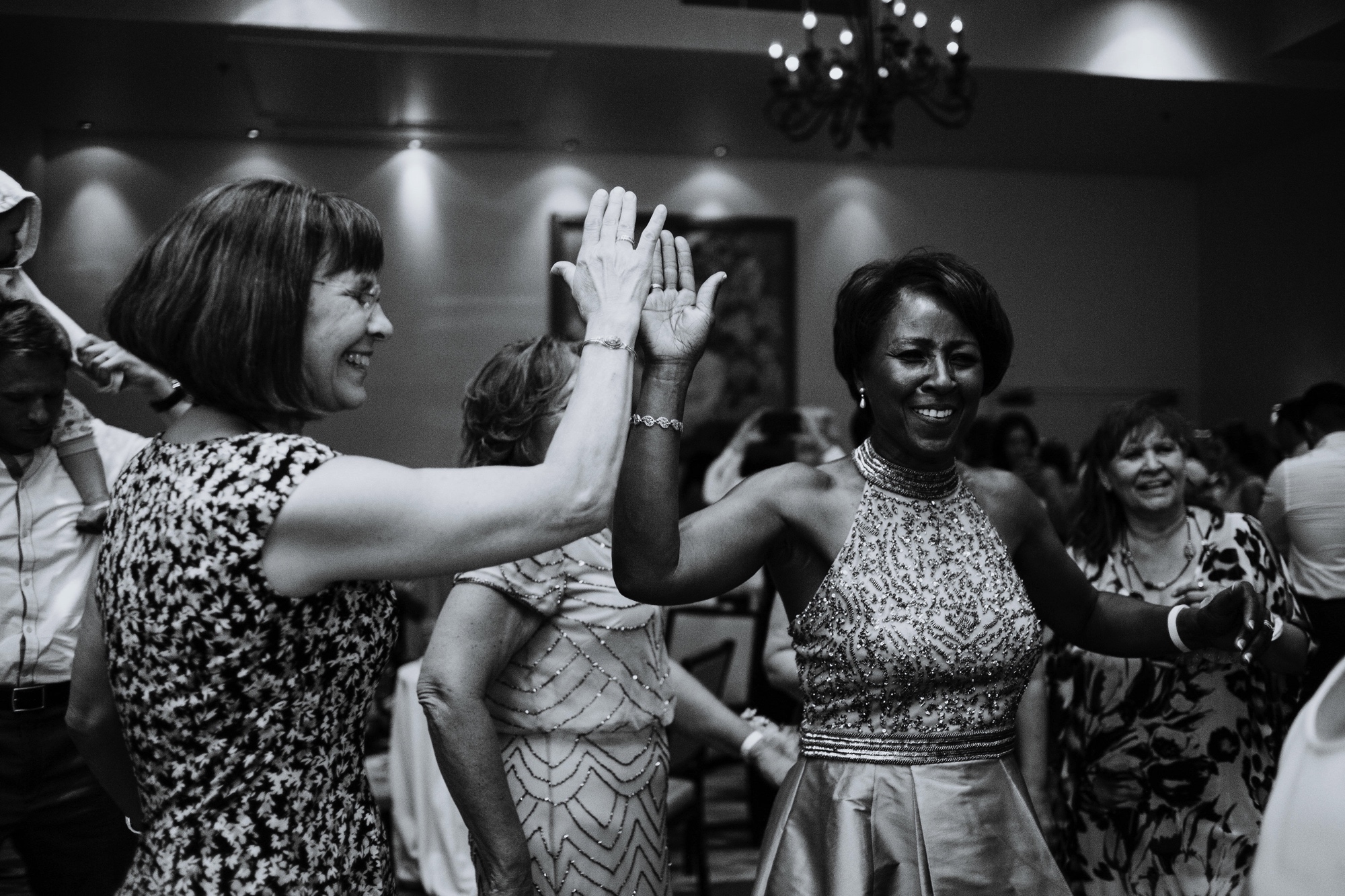  Katie and Frankie’s wedding was what Santa Fe summer wedding dreams are made of! They had a gorgeous catholic wedding ceremony at the Cristo Rey Catholic Church in Santa Fe, New Mexico followed by a fabulous travel-themed wedding reception at La Pos