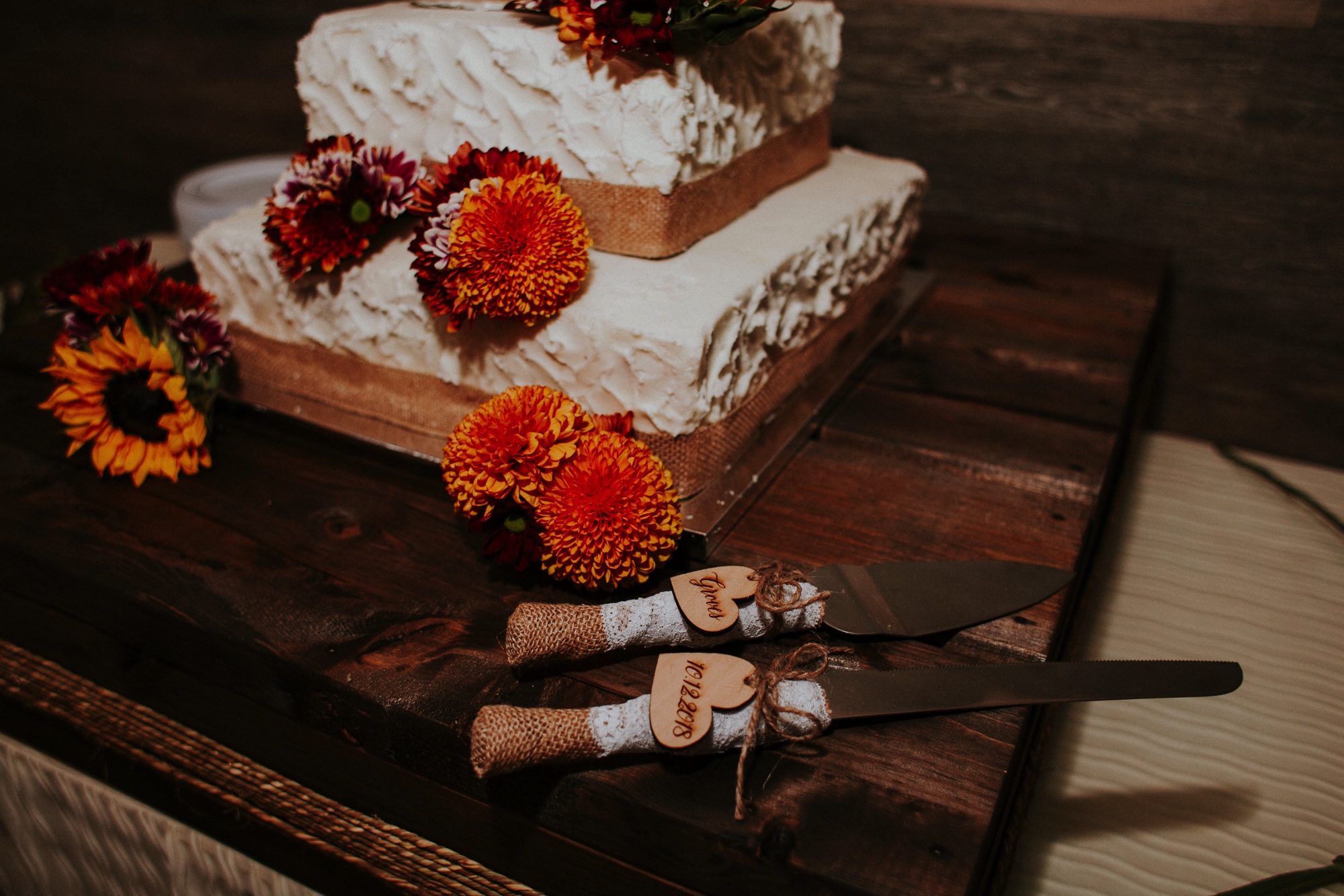  Samantha and Joey had the most amazing wedding at the beautiful Casas de Suenos Old Town Historic Inn in Albuquerque New Mexico. Their incredible wedding day was the perfect combination of rustic glam and classic elegance. Casas de Suenos Old Town H