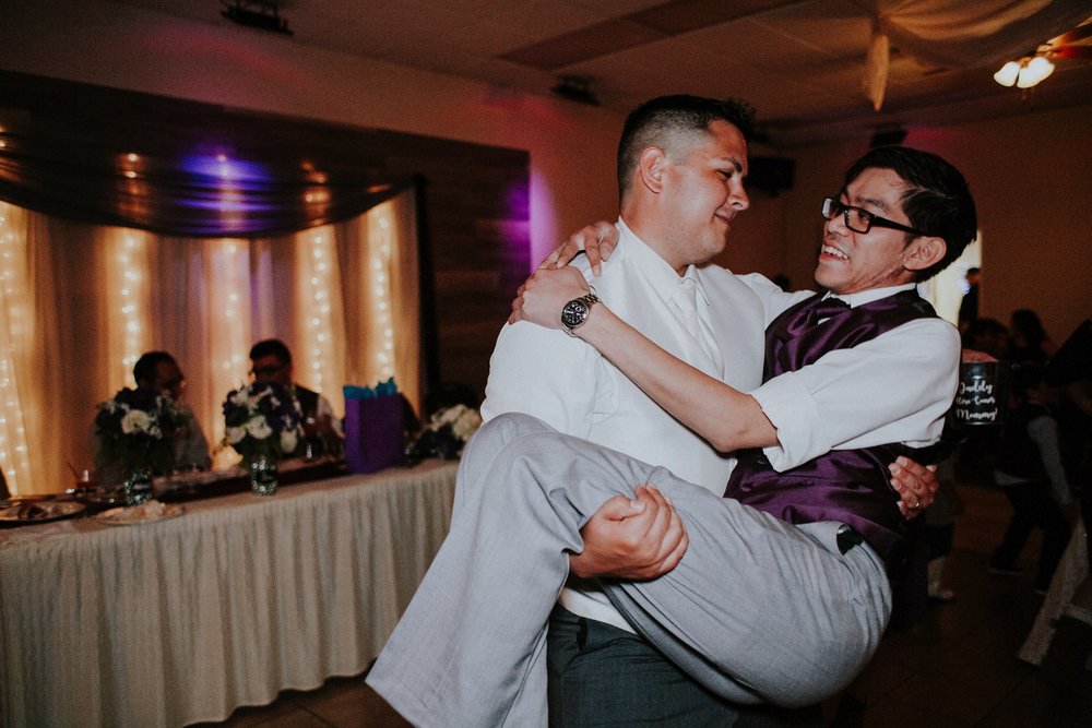  Samantha and Joey had the most amazing wedding at the beautiful Casas de Suenos Old Town Historic Inn in Albuquerque New Mexico. Their incredible wedding day was the perfect combination of rustic glam and classic elegance. Casas de Suenos Old Town H