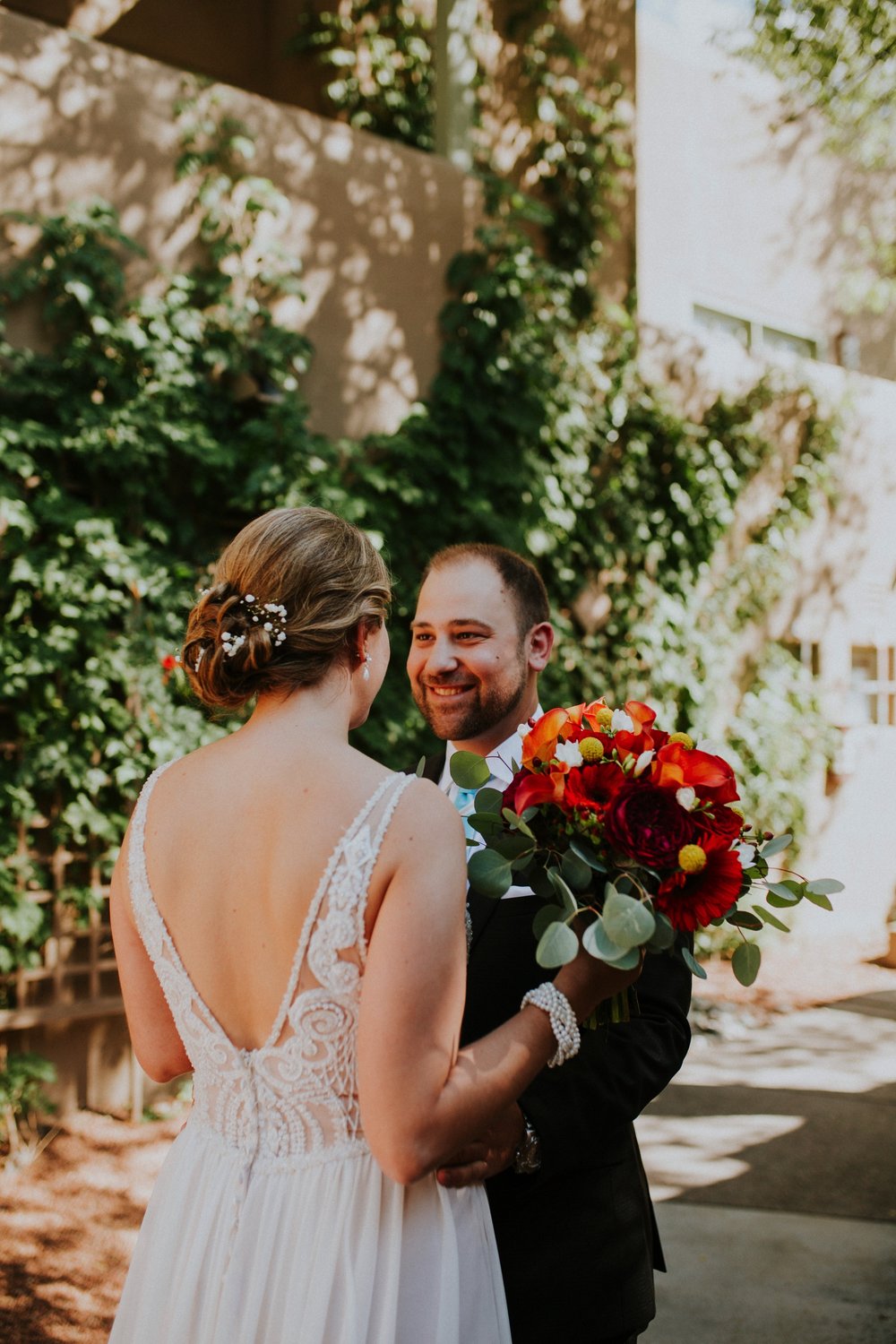  Leanne and Dan’s gorgeous fall wedding at the incredible La Posada de Santa Fe, A Tribute Portfolio Resort &amp; Spa in beautiful Santa Fe, New Mexico was absolutely phenomenal. They combined their Lithuanian culture with jewish traditions and class