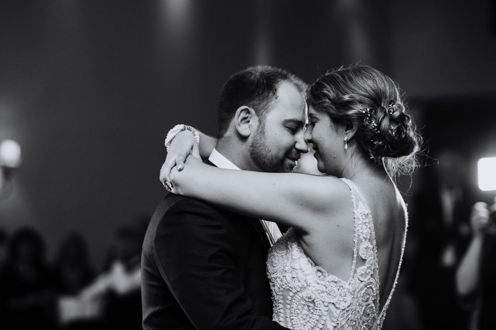  Leanne and Dan’s gorgeous fall wedding at the incredible La Posada de Santa Fe, A Tribute Portfolio Resort &amp; Spa in beautiful Santa Fe, New Mexico was absolutely phenomenal. They combined their Lithuanian culture with jewish traditions and class