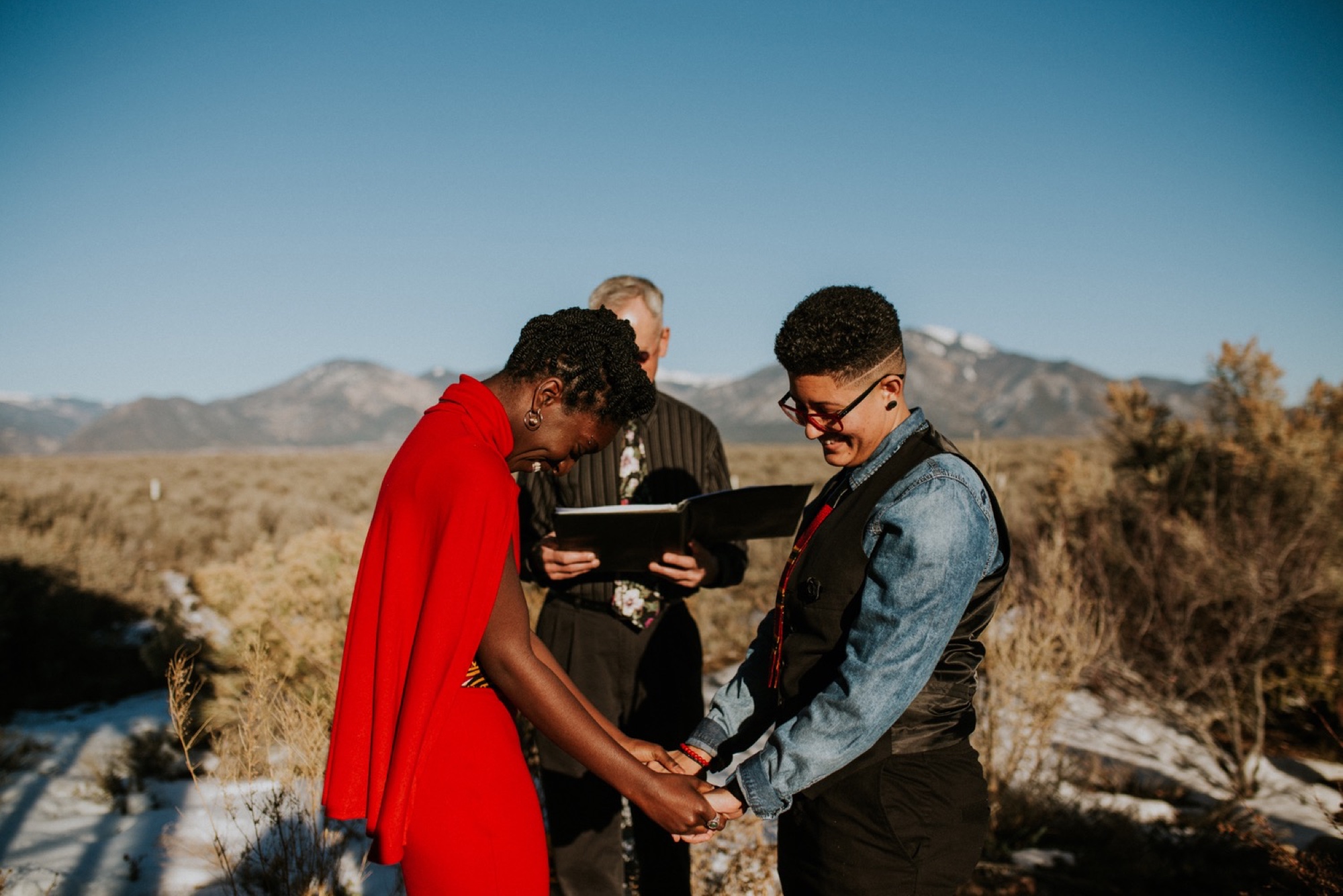  SO excited to share B + E’s gorgeous l winter elopement in Taos, New Mexico. Their outfits were a hodgepodge of things B + E already owned, homemade accessories, vintage hand me downs, and contemporary pieces they bought special for their big day. W