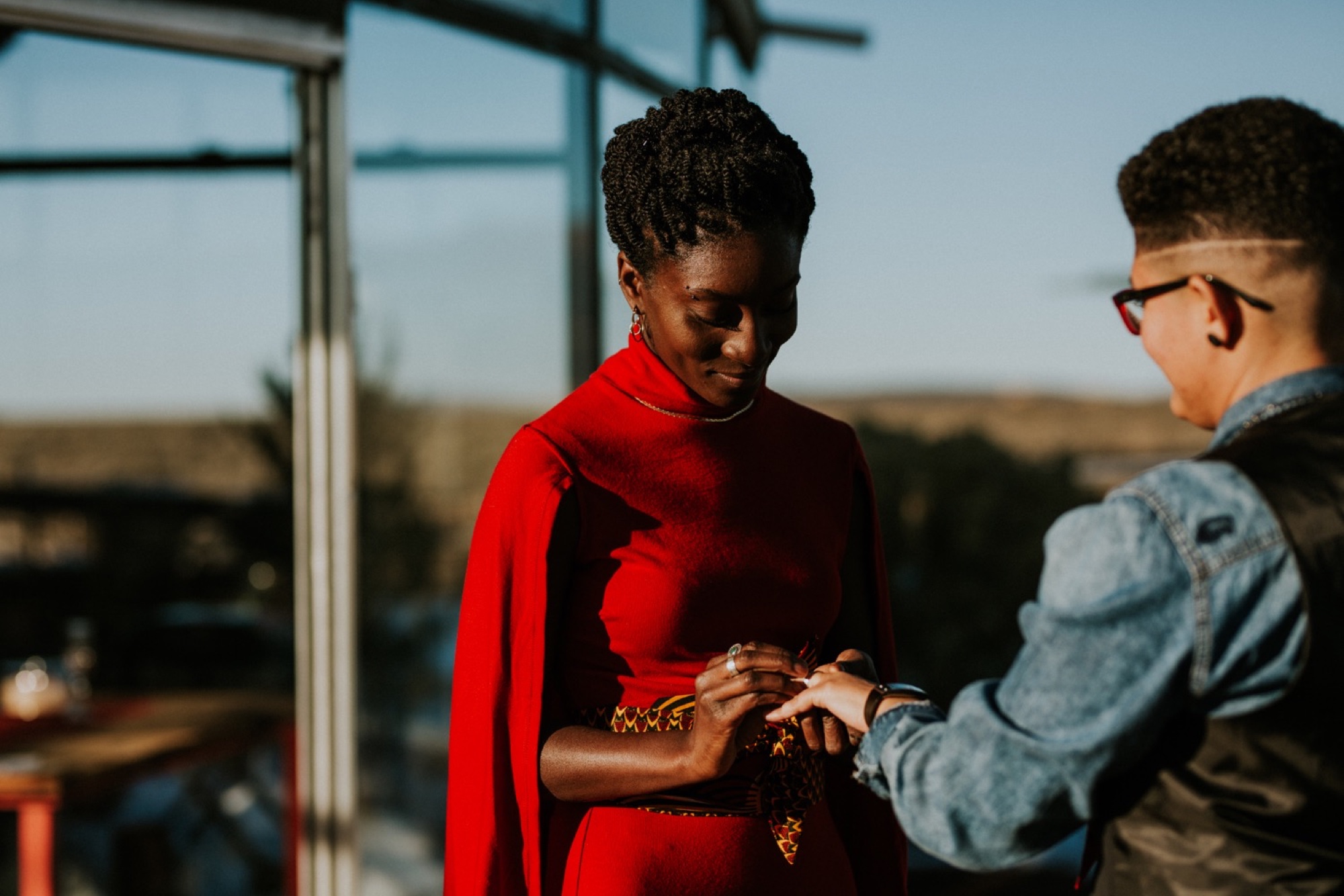  SO excited to share B + E’s gorgeous l winter elopement in Taos, New Mexico. Their outfits were a hodgepodge of things B + E already owned, homemade accessories, vintage hand me downs, and contemporary pieces they bought special for their big day. W