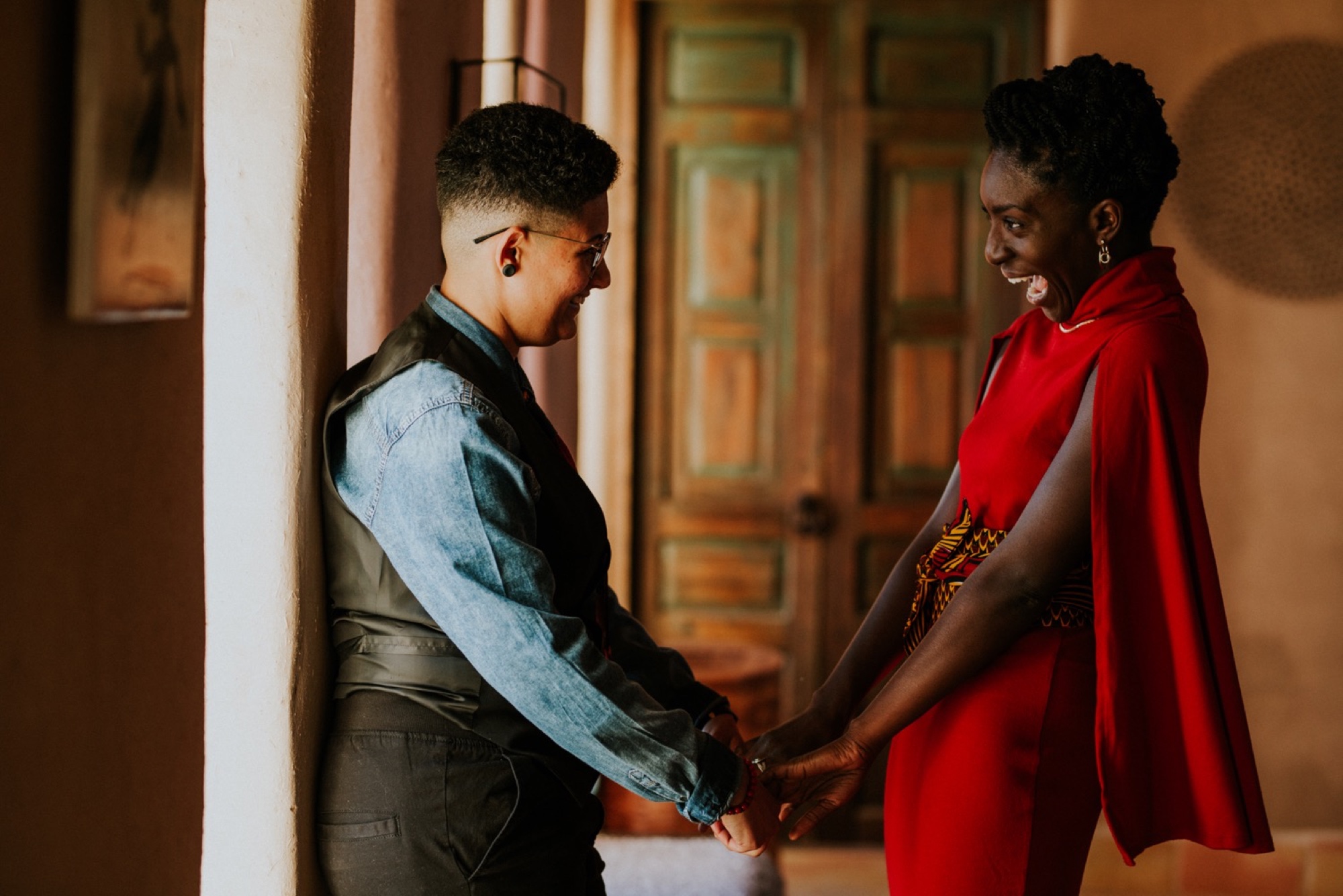  SO excited to share B + E’s gorgeous l winter elopement in Taos, New Mexico. Their outfits were a hodgepodge of things B + E already owned, homemade accessories, vintage hand me downs, and contemporary pieces they bought special for their big day. W