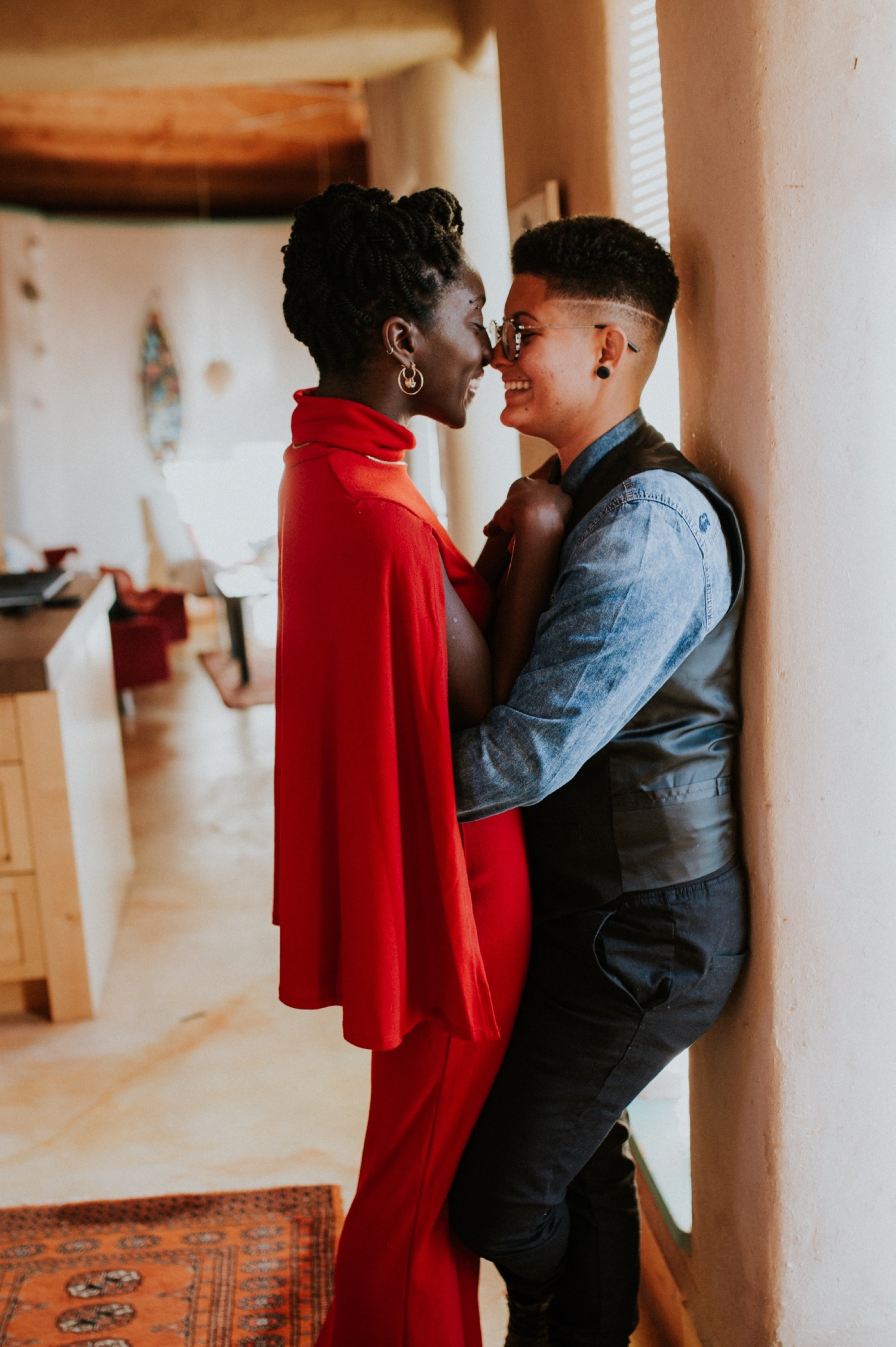  SO excited to share B + E’s gorgeous l winter elopement in Taos, New Mexico. Their outfits were a hodgepodge of things B + E already owned, homemade accessories, vintage hand me downs, and contemporary pieces they bought special for their big day. W