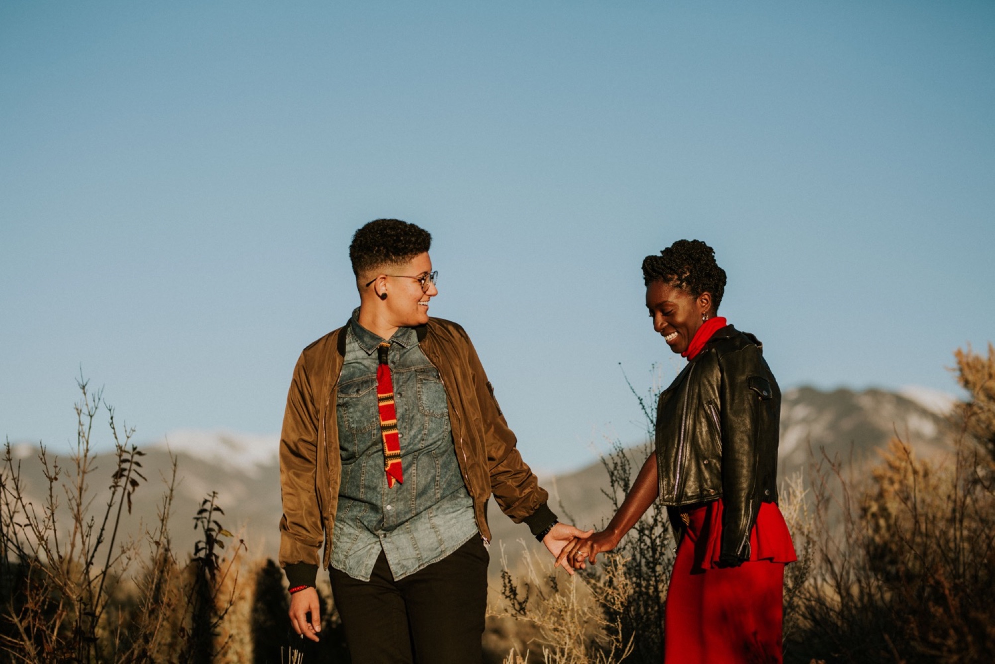  SO excited to share B + E’s gorgeous l winter elopement in Taos, New Mexico. Their outfits were a hodgepodge of things B + E already owned, homemade accessories, vintage hand me downs, and contemporary pieces they bought special for their big day. W