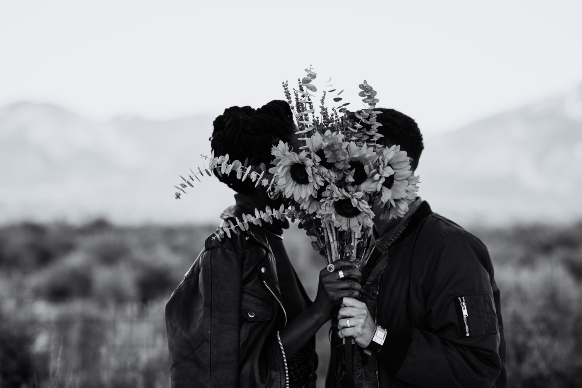  SO excited to share B + E’s gorgeous l winter elopement in Taos, New Mexico. Their outfits were a hodgepodge of things B + E already owned, homemade accessories, vintage hand me downs, and contemporary pieces they bought special for their big day. W