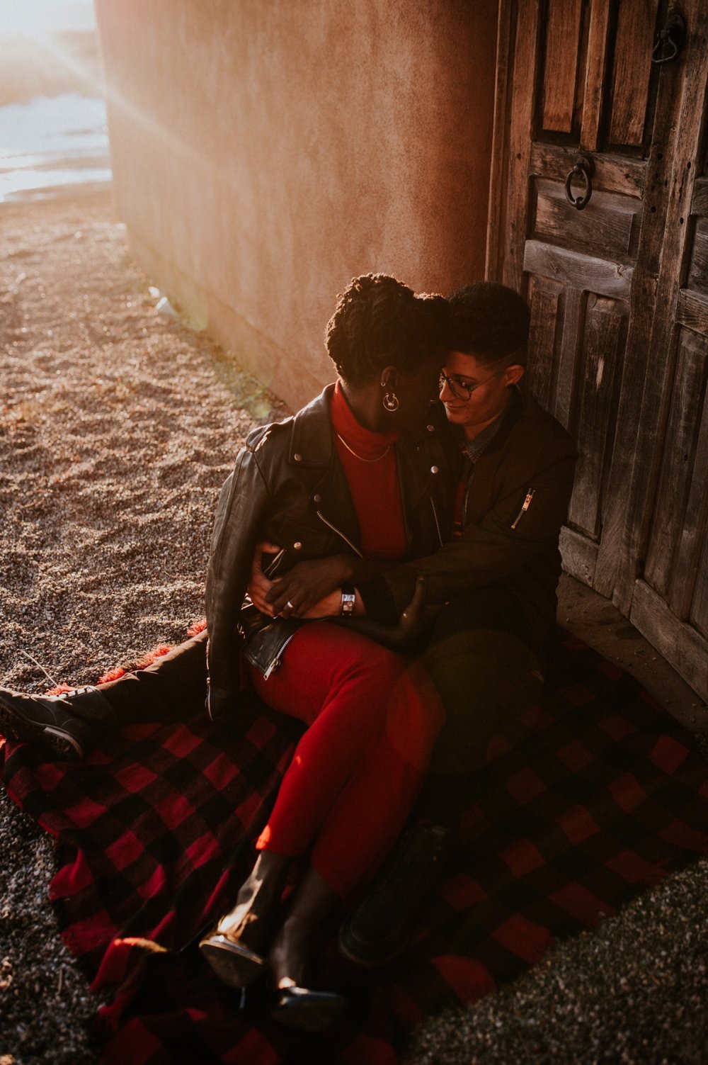  SO excited to share B + E’s gorgeous l winter elopement in Taos, New Mexico. Their outfits were a hodgepodge of things B + E already owned, homemade accessories, vintage hand me downs, and contemporary pieces they bought special for their big day. W