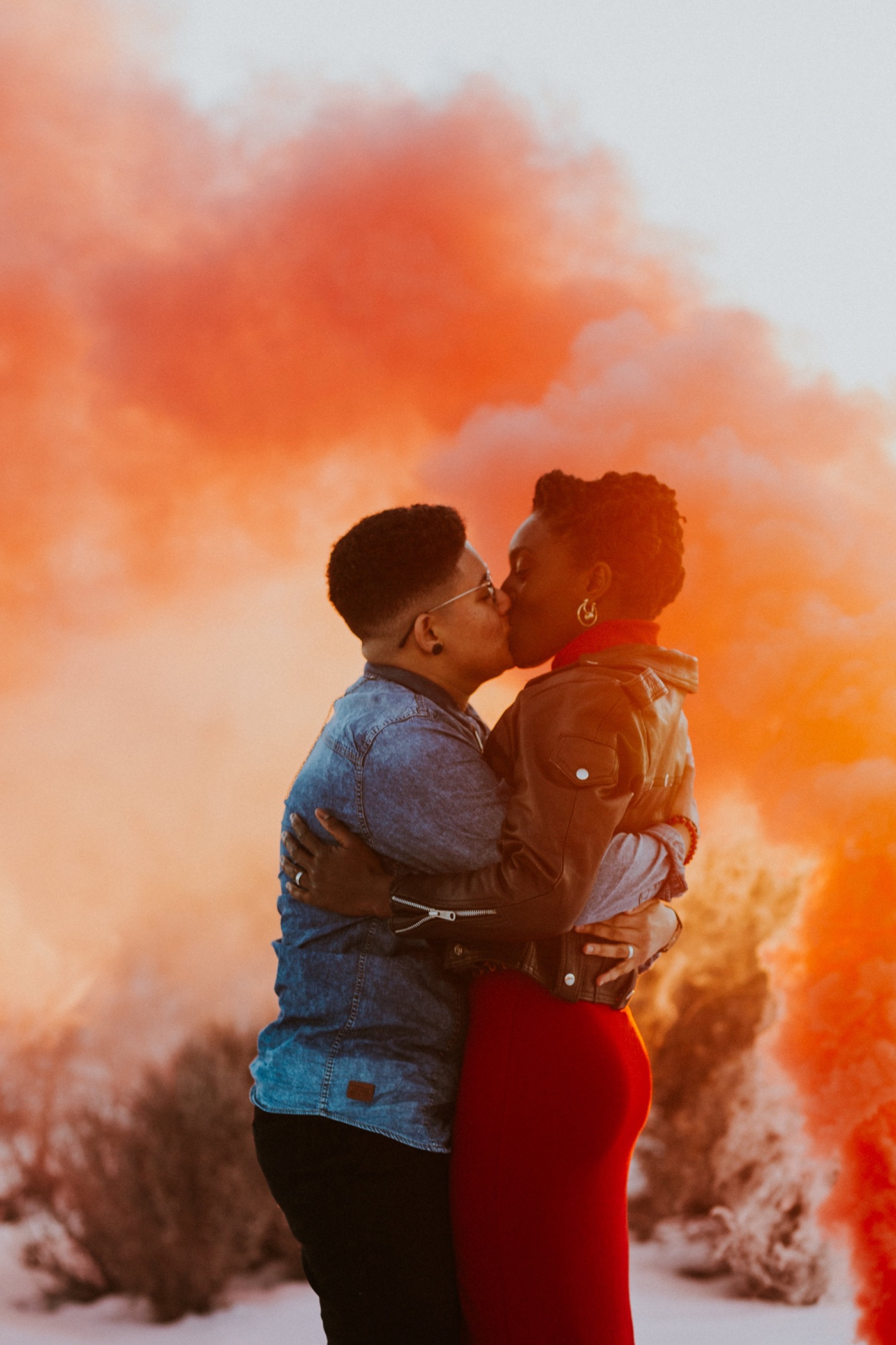  SO excited to share B + E’s gorgeous l winter elopement in Taos, New Mexico. Their outfits were a hodgepodge of things B + E already owned, homemade accessories, vintage hand me downs, and contemporary pieces they bought special for their big day. W