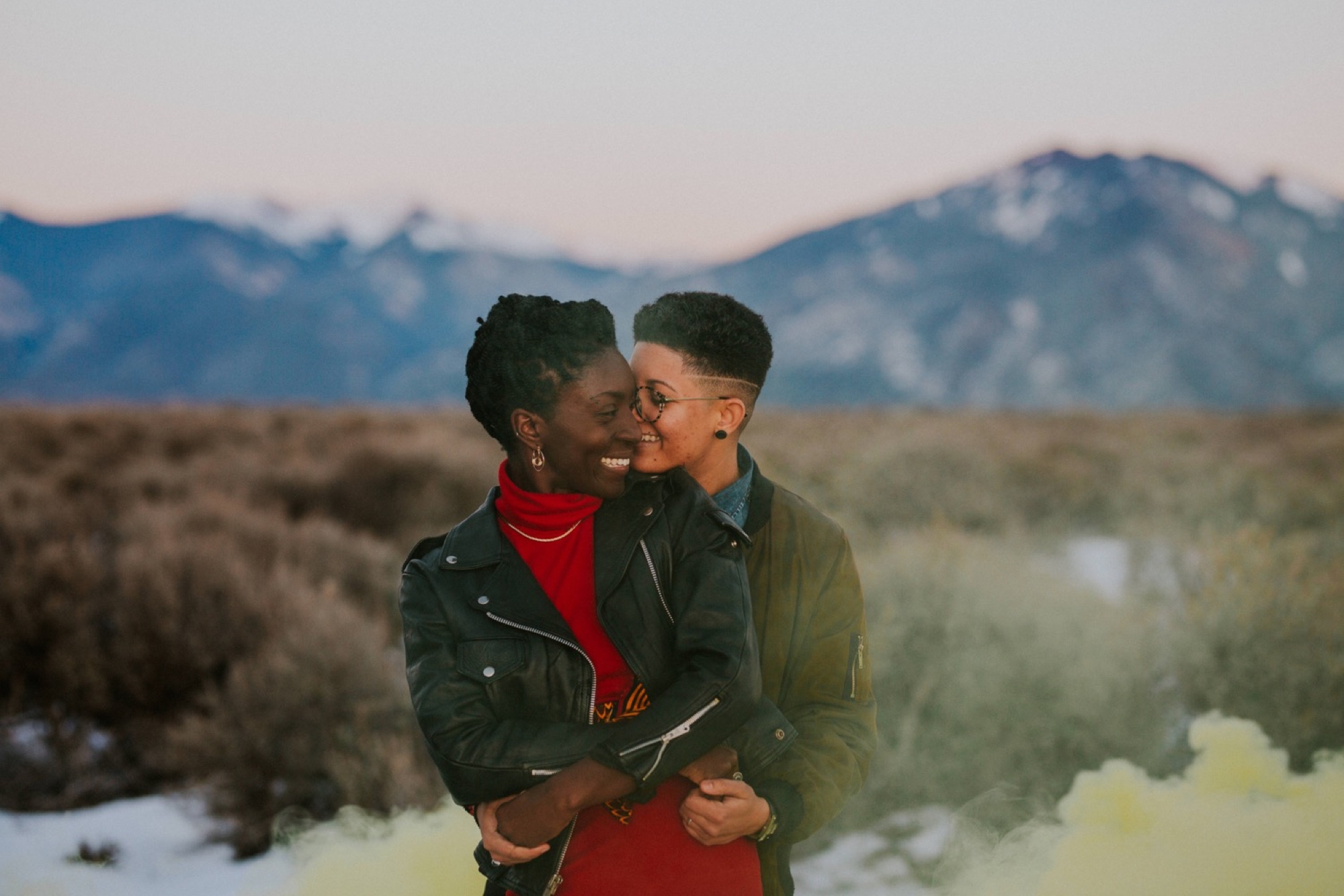  SO excited to share B + E’s gorgeous l winter elopement in Taos, New Mexico. Their outfits were a hodgepodge of things B + E already owned, homemade accessories, vintage hand me downs, and contemporary pieces they bought special for their big day. W