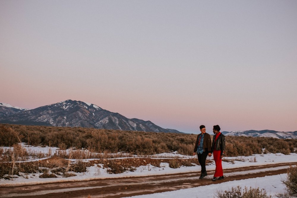  SO excited to share B + E’s gorgeous l winter elopement in Taos, New Mexico. Their outfits were a hodgepodge of things B + E already owned, homemade accessories, vintage hand me downs, and contemporary pieces they bought special for their big day. W