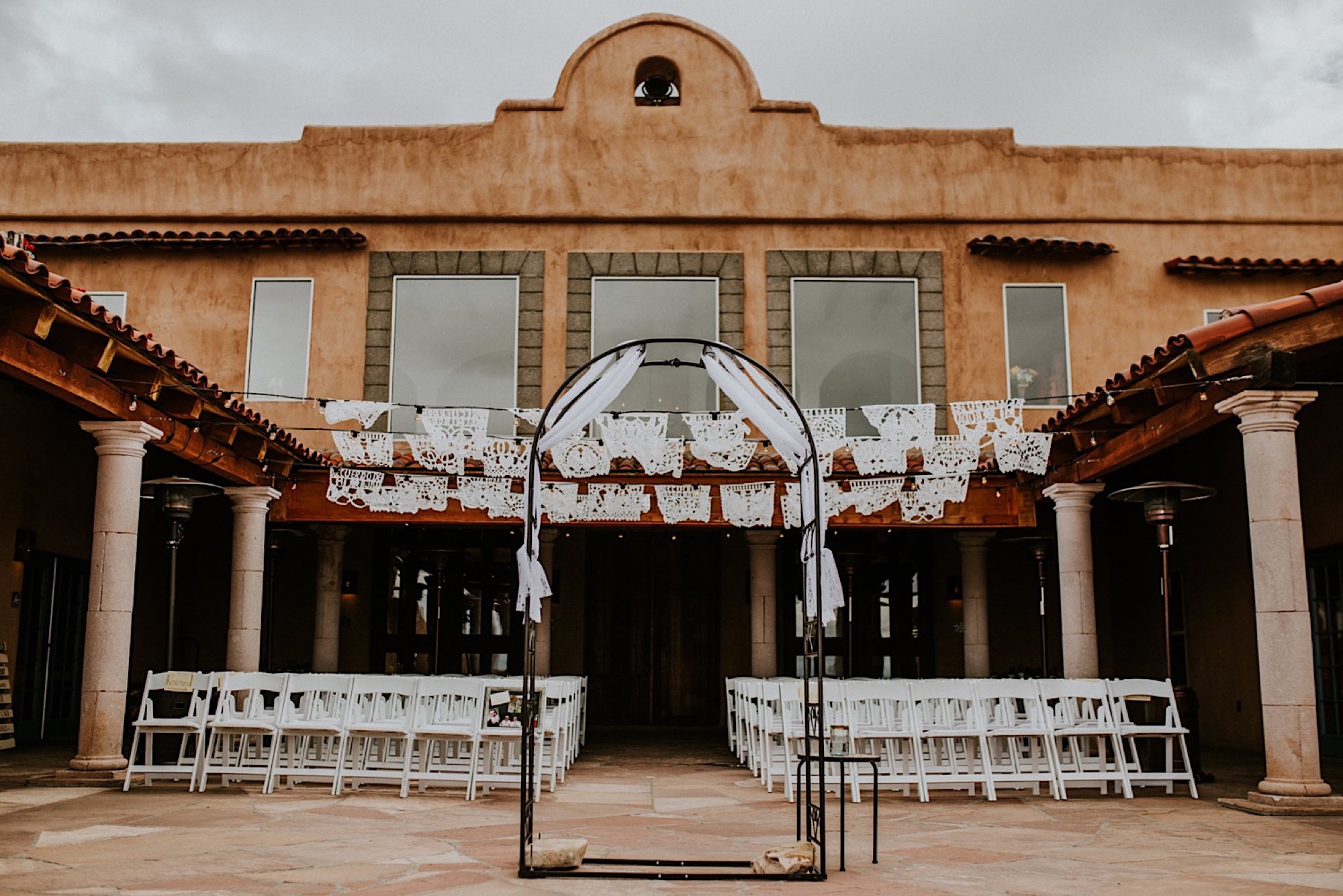  Ariel and Jack had a beautiful, intimate wedding at the ever so lovely Hacienda Doña Andrea de Santa Fe in Cerrillos, New Mexico (just outside of Santa Fe, New Mexico). If you have never been to Hacienda Doña Andrea de Santa Fe, it is beyond worth c