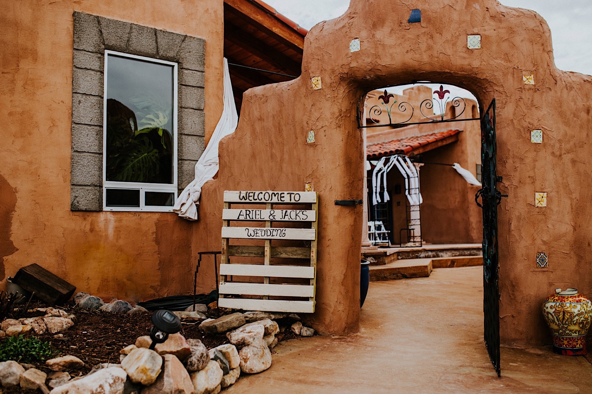  Ariel and Jack had a beautiful, intimate wedding at the ever so lovely Hacienda Doña Andrea de Santa Fe in Cerrillos, New Mexico (just outside of Santa Fe, New Mexico). If you have never been to Hacienda Doña Andrea de Santa Fe, it is beyond worth c