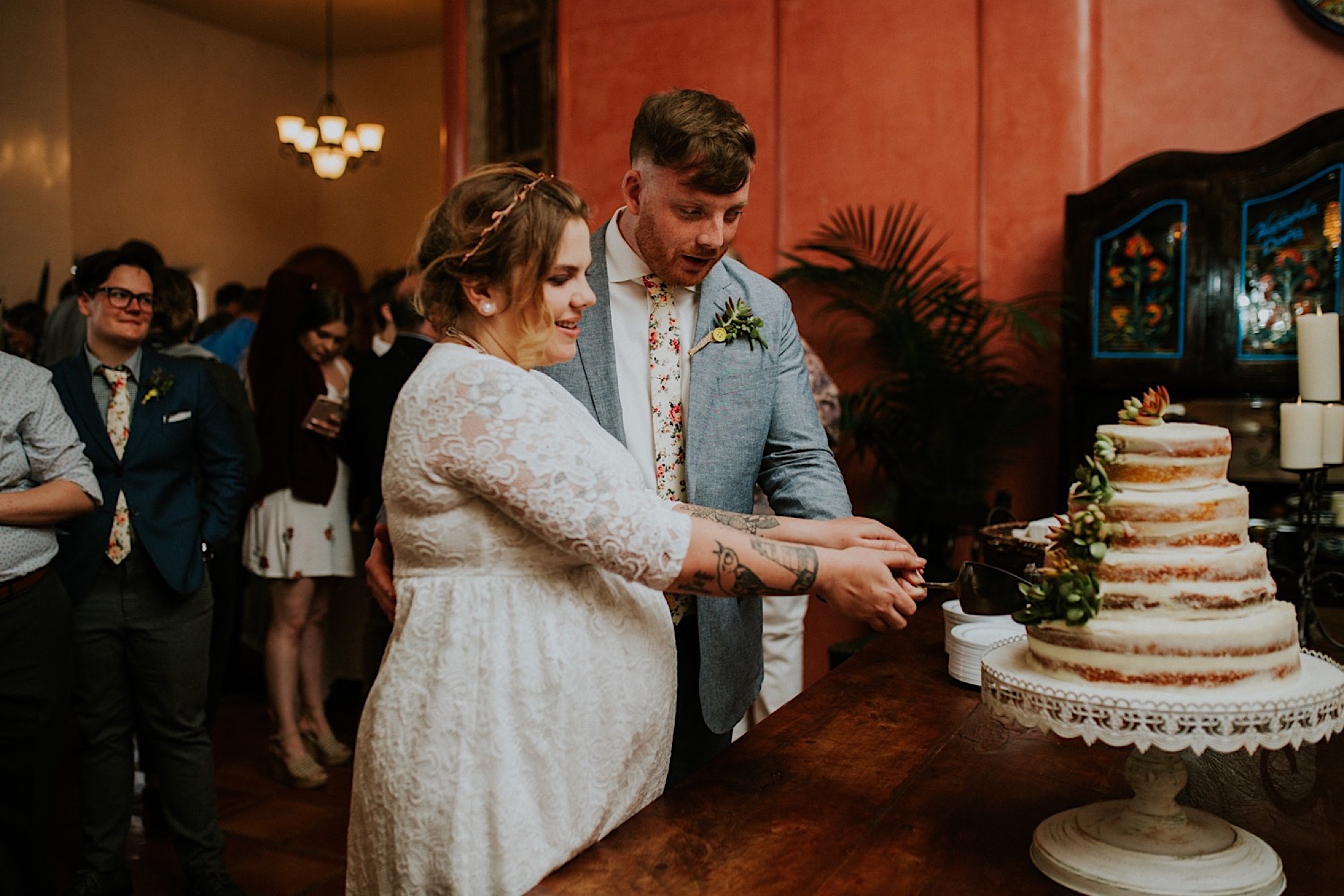  Ariel and Jack had a beautiful, intimate wedding at the ever so lovely Hacienda Doña Andrea de Santa Fe in Cerrillos, New Mexico (just outside of Santa Fe, New Mexico). If you have never been to Hacienda Doña Andrea de Santa Fe, it is beyond worth c