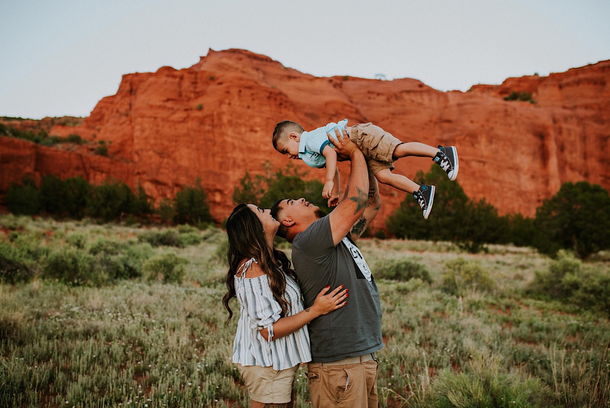  We went on a road trip for Kayla and Dillan’s summer engagement photos at the Jemez Red Rocks in Jemez, New Mexico. There are awesome forest-y areas in Jemez Springs that creates a stunning backdrop of beautiful greenery for gorgeous engagement phot