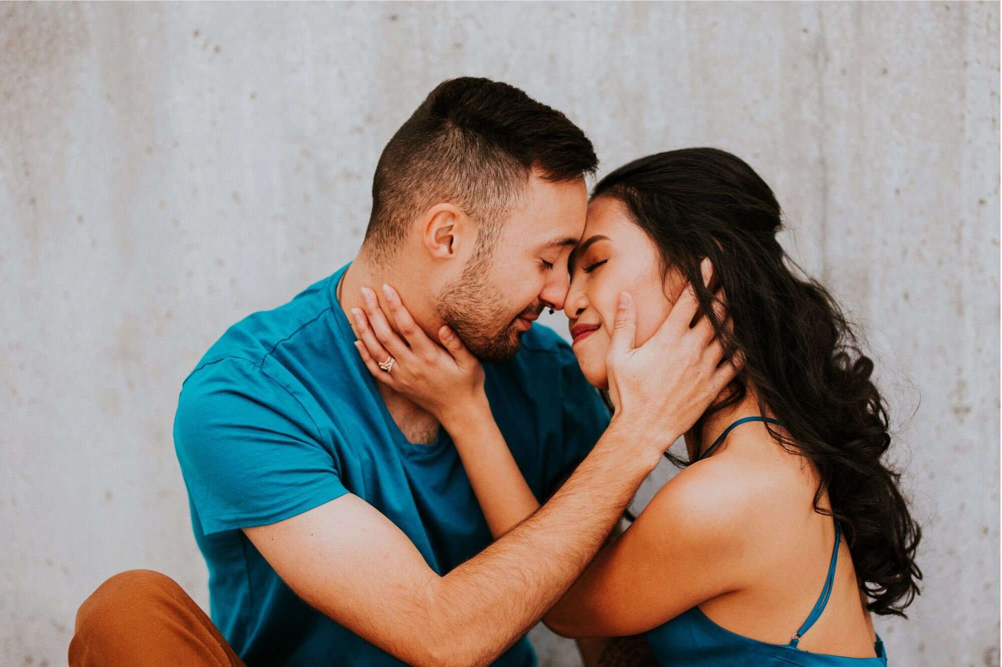  Xamie and Nate’s engagement photos at the University of New Mexico Main Campus in Albuquerque, New Mexico was truly fabulous! Exploring the UNM Campus and taking the cutest New Years Eve engagement photos of Xamie and Nate was the perfect way to end