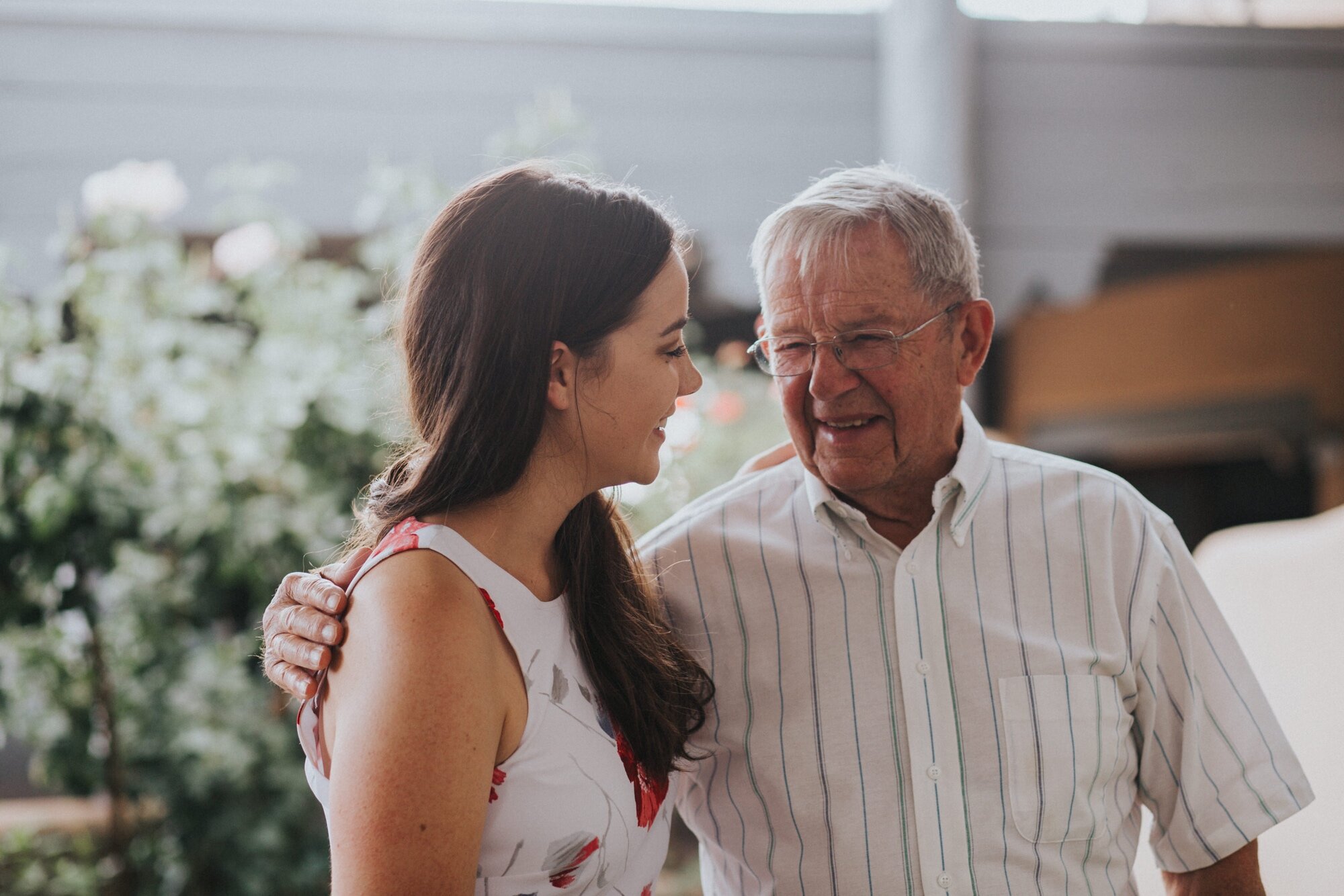  Katie and Frankie had one of the greatest Santa Fe rehearsal dinners that I have ever photographed. I loved that they chose an Italian dinner party theme for their rehearsal dinner at their family’s home in Santa Fe, New Mexico. From the red and whi